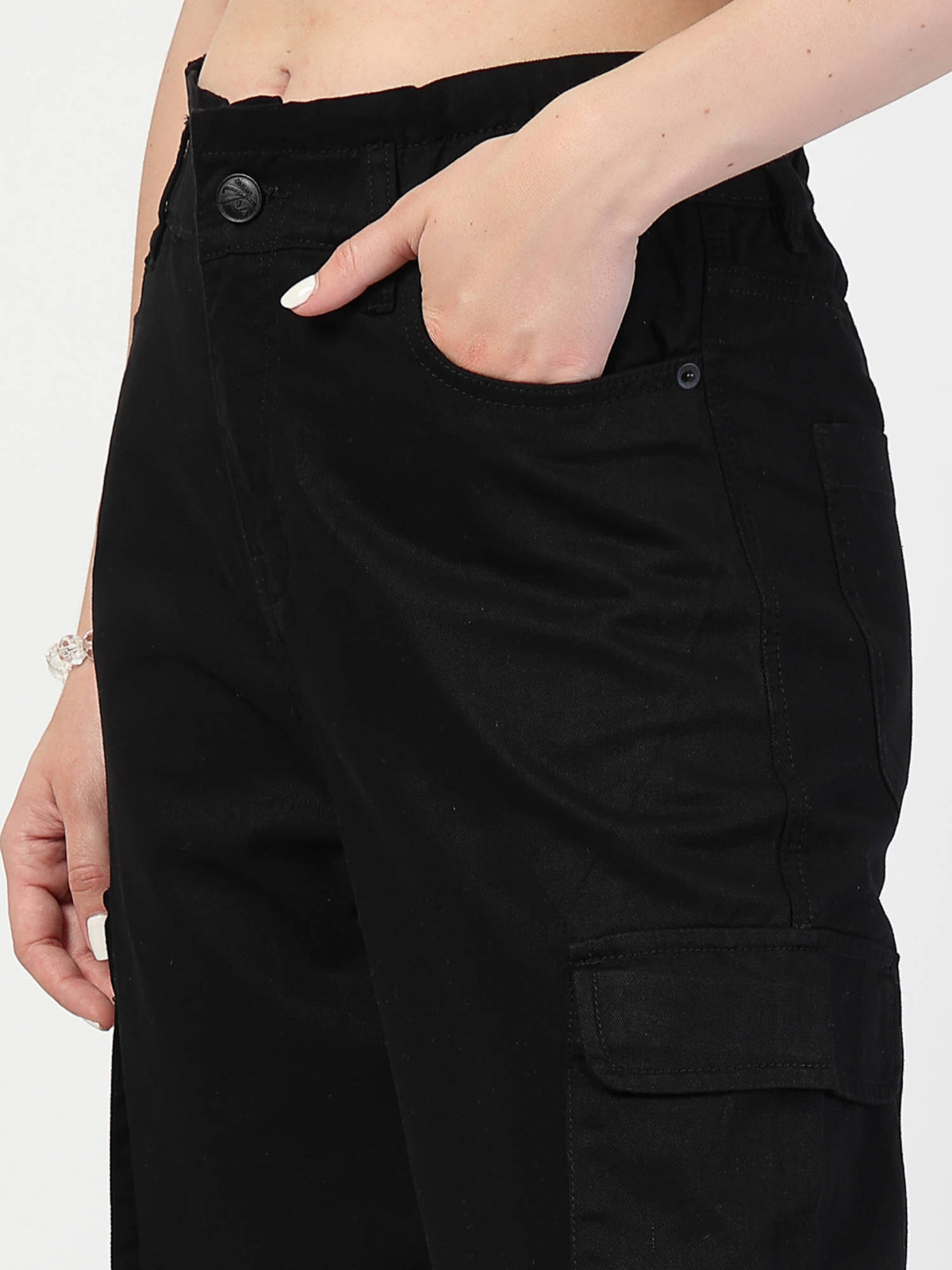Black Relaxed Fit Cargo Jeans | RF89 - view 5