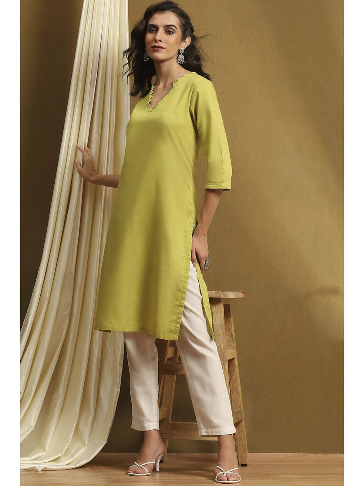 Womens Green Cotton Blend Straight Kurta | U3S - view 2