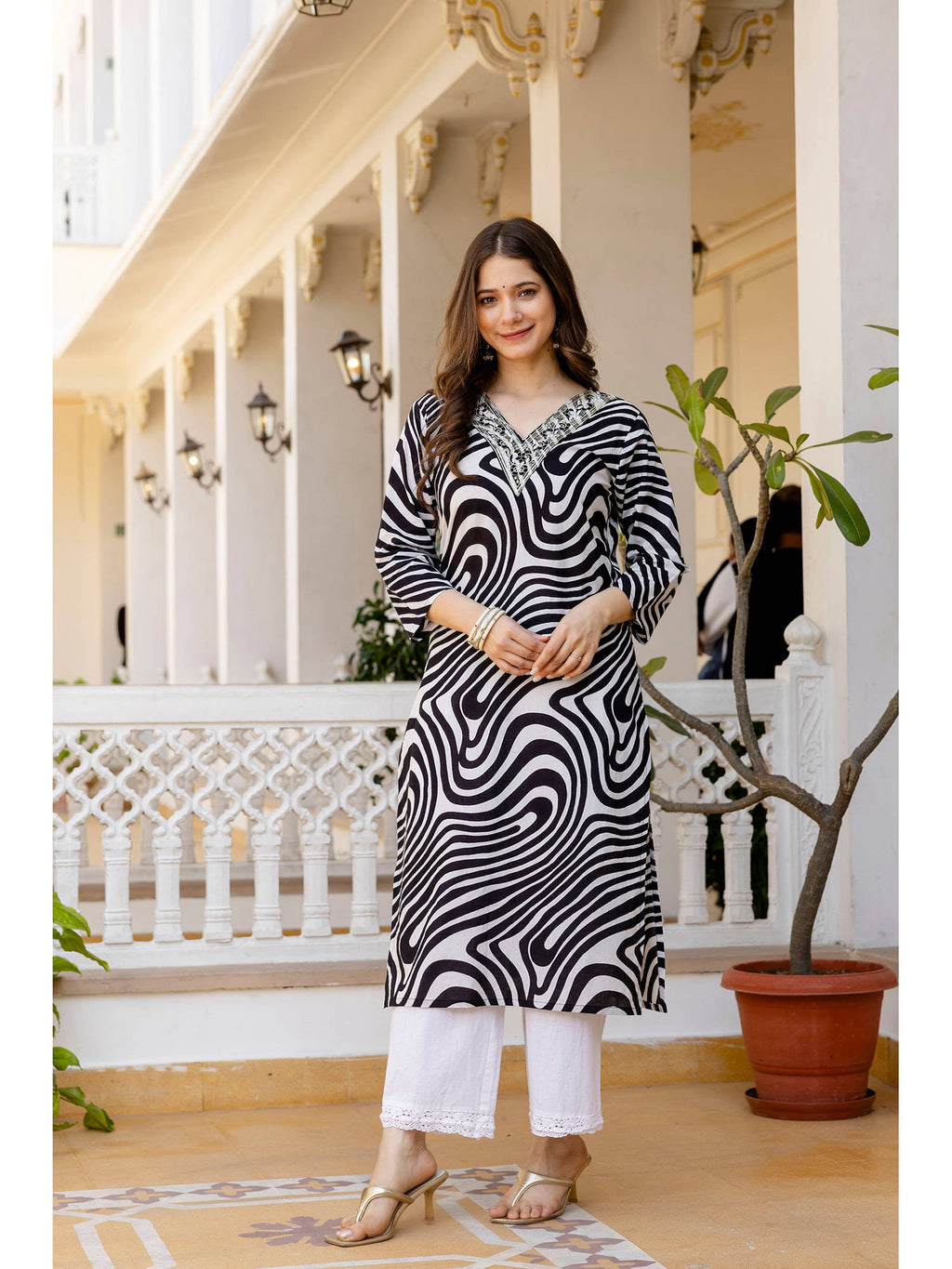 Black and White Cotton Printed Embroidered Kurta | FY93 - view 1