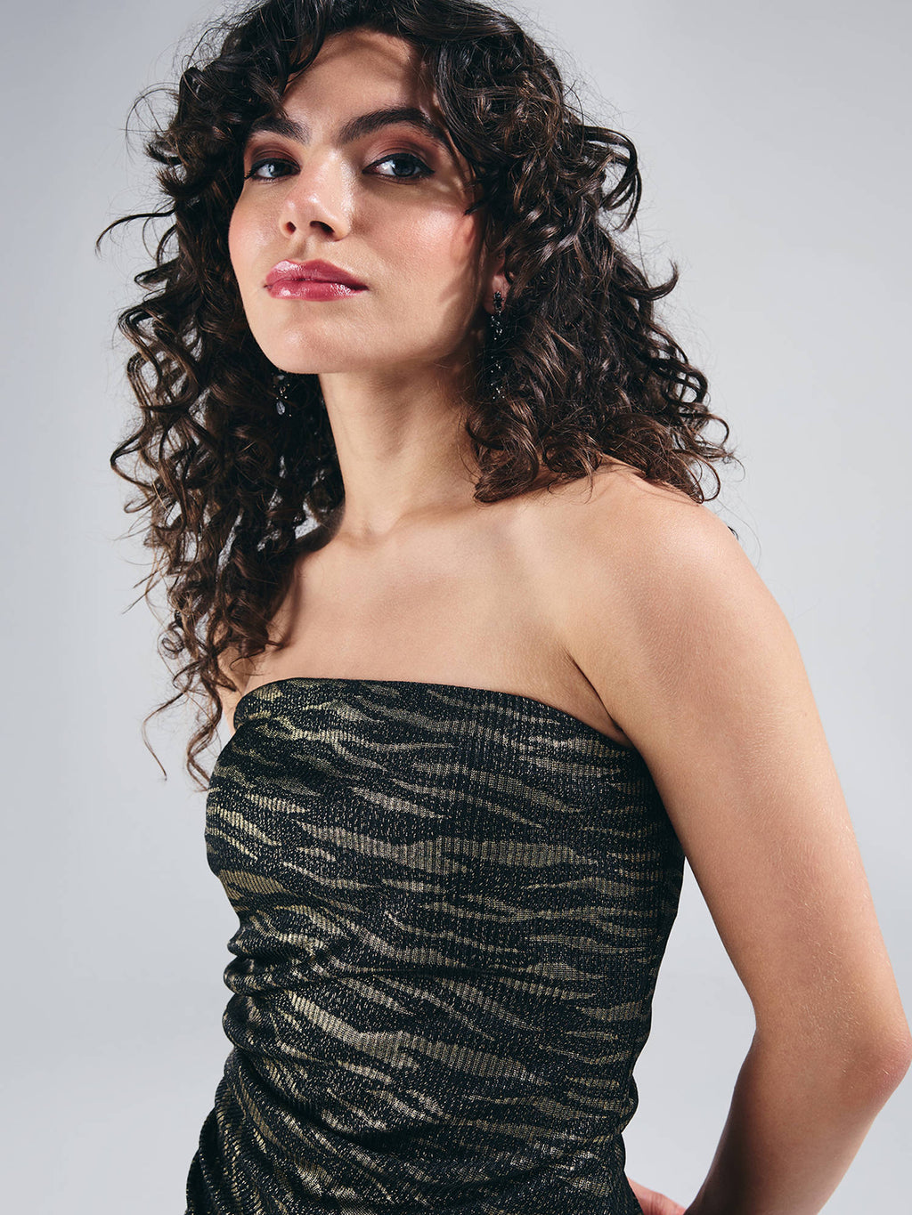 Black Bandeau Style Asymmetric Hem Strapless Top | TT90 - view 6