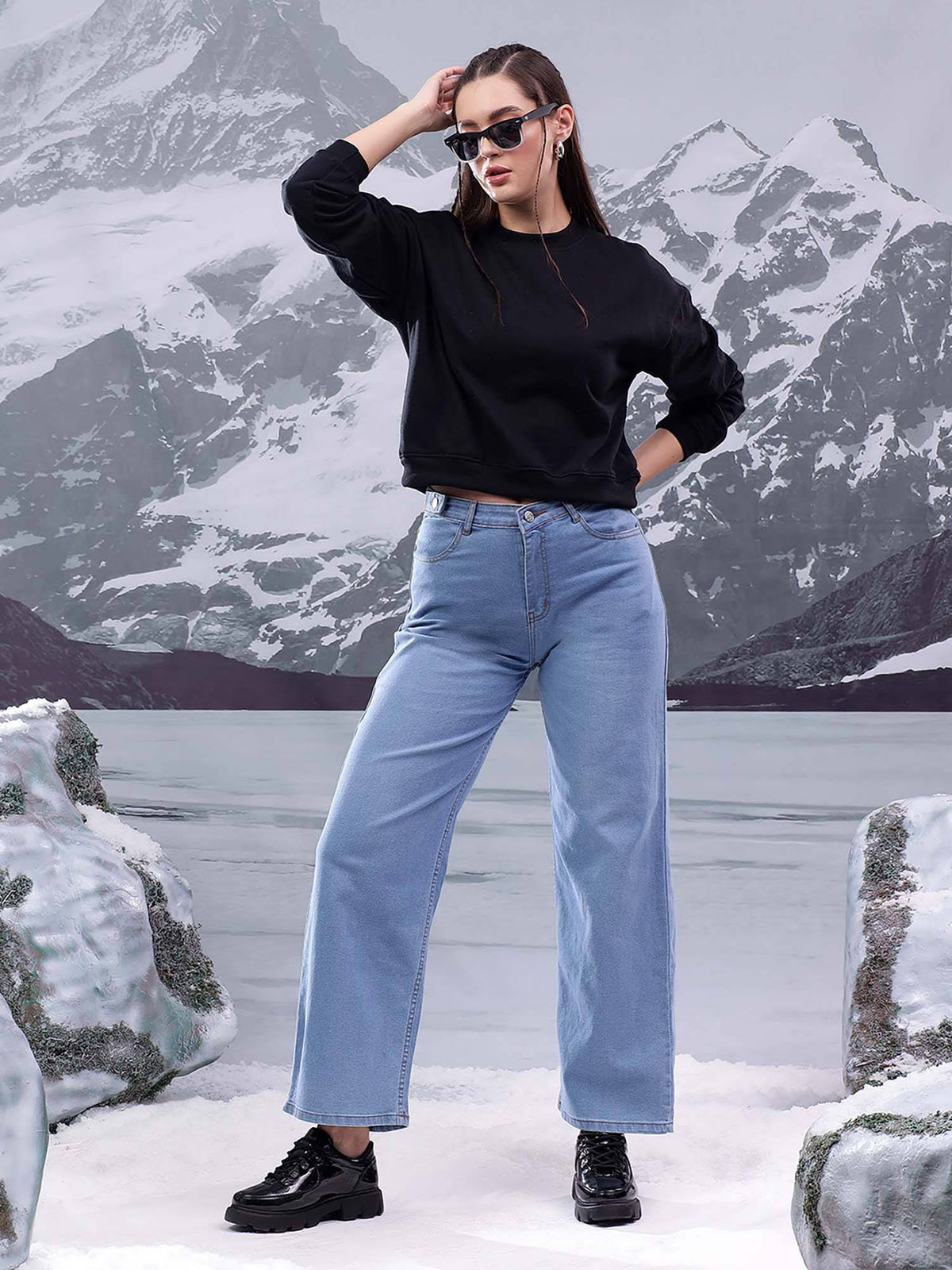 Women Fleece Solid Pattern with Classic Crew Neck Sweatshirt | SS90 - view 4