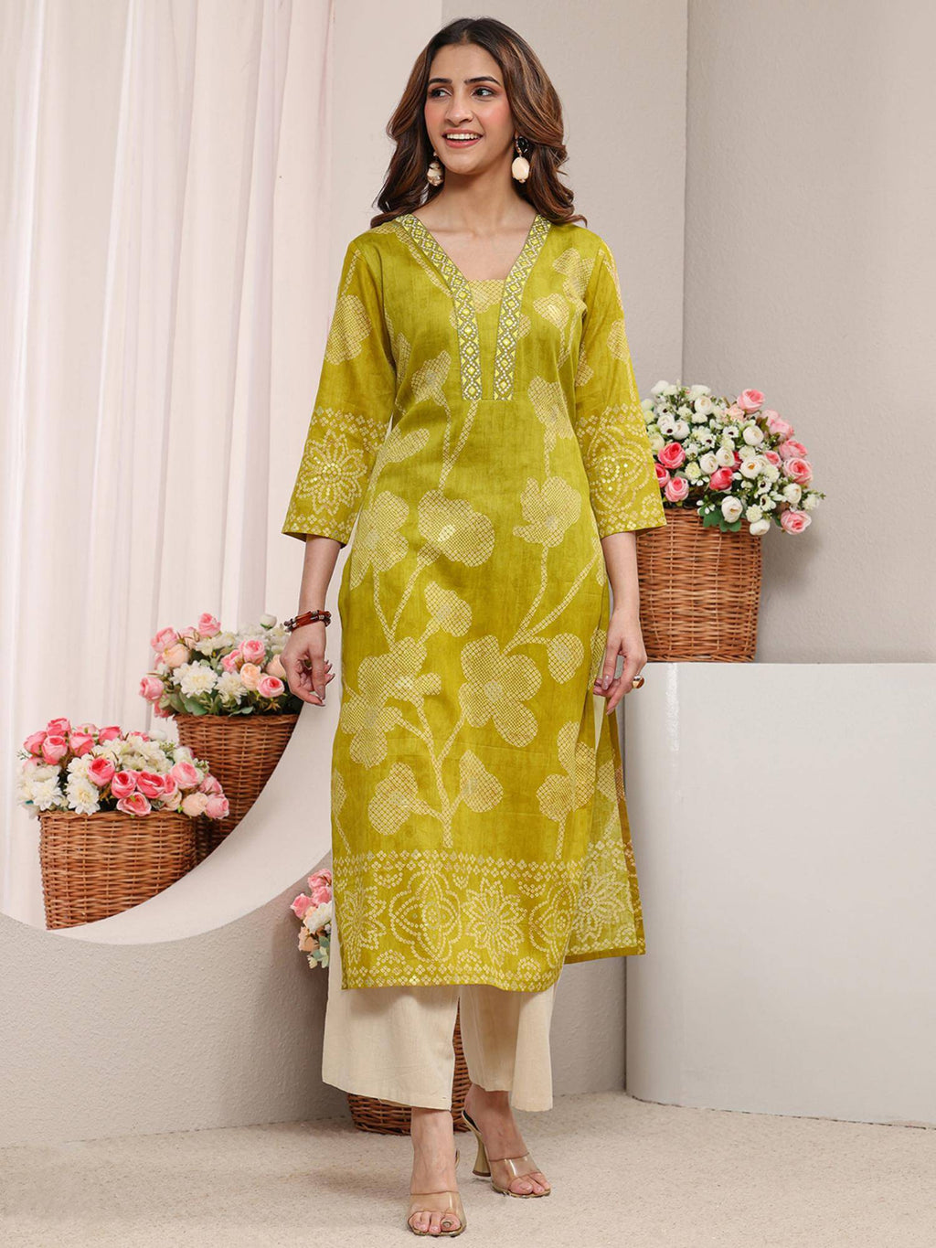 Green Floral Bandhani Printed Straight Kurta | FY93 - view 1