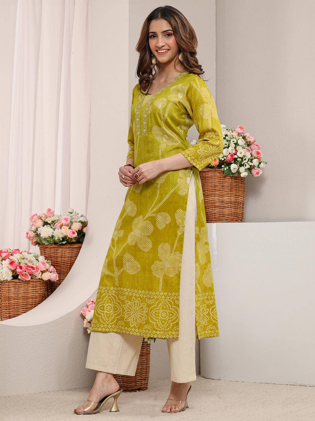 Green Floral Bandhani Printed Straight Kurta | FY93 - view 3