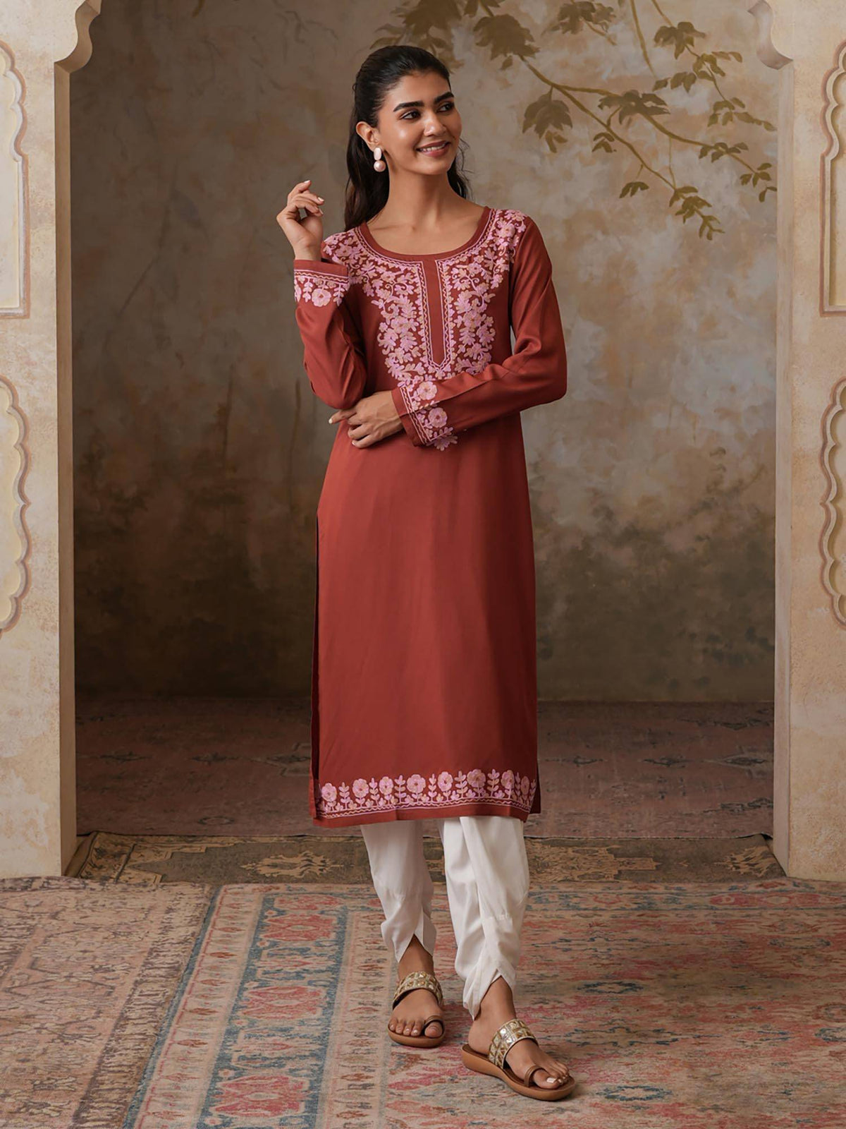 Women Floral Kashmiri Aari Embroidered Viscose Rayon Slim Fit Kurta | U3S - view 15