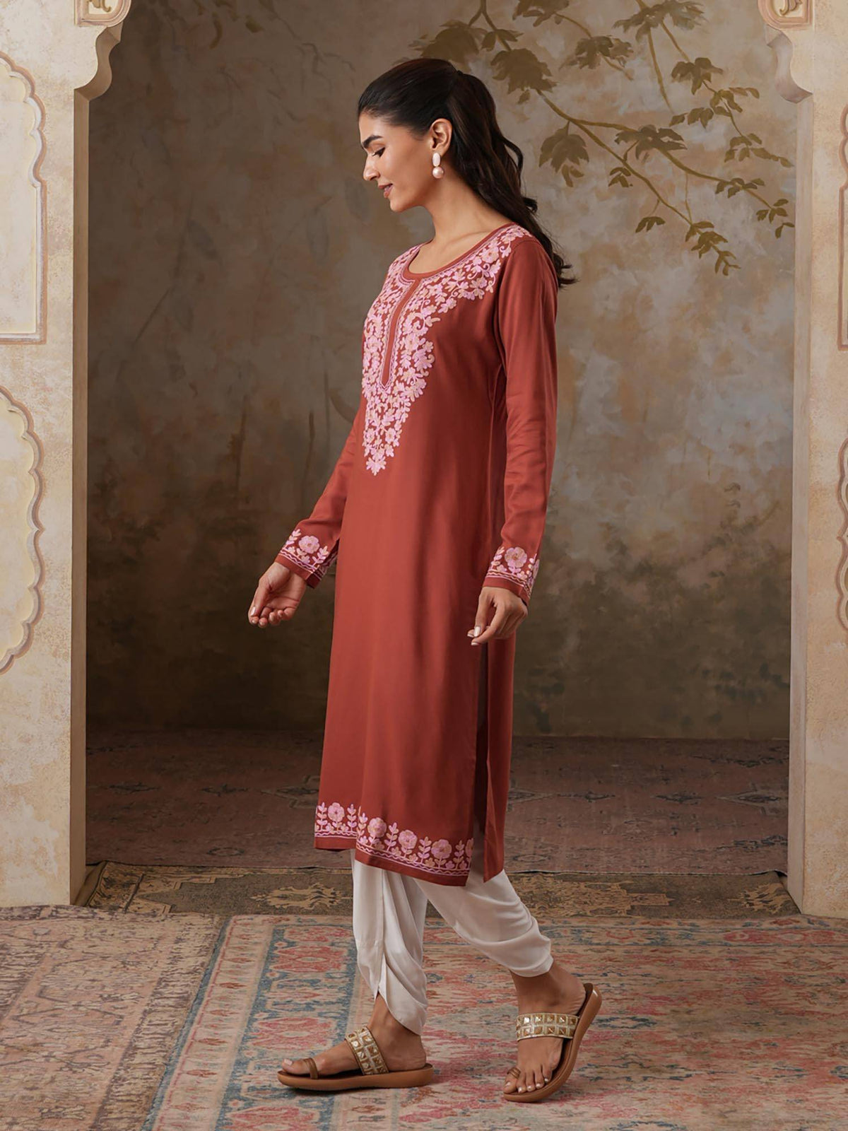 Women Floral Kashmiri Aari Embroidered Viscose Rayon Slim Fit Kurta | U3S - view 17