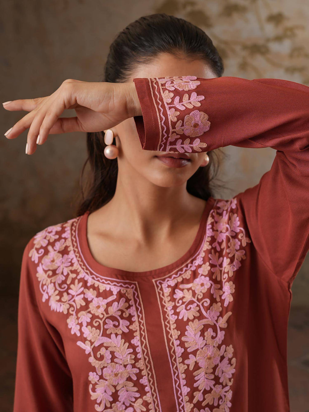 Women Floral Kashmiri Aari Embroidered Viscose Rayon Slim Fit Kurta | U3S - view 19