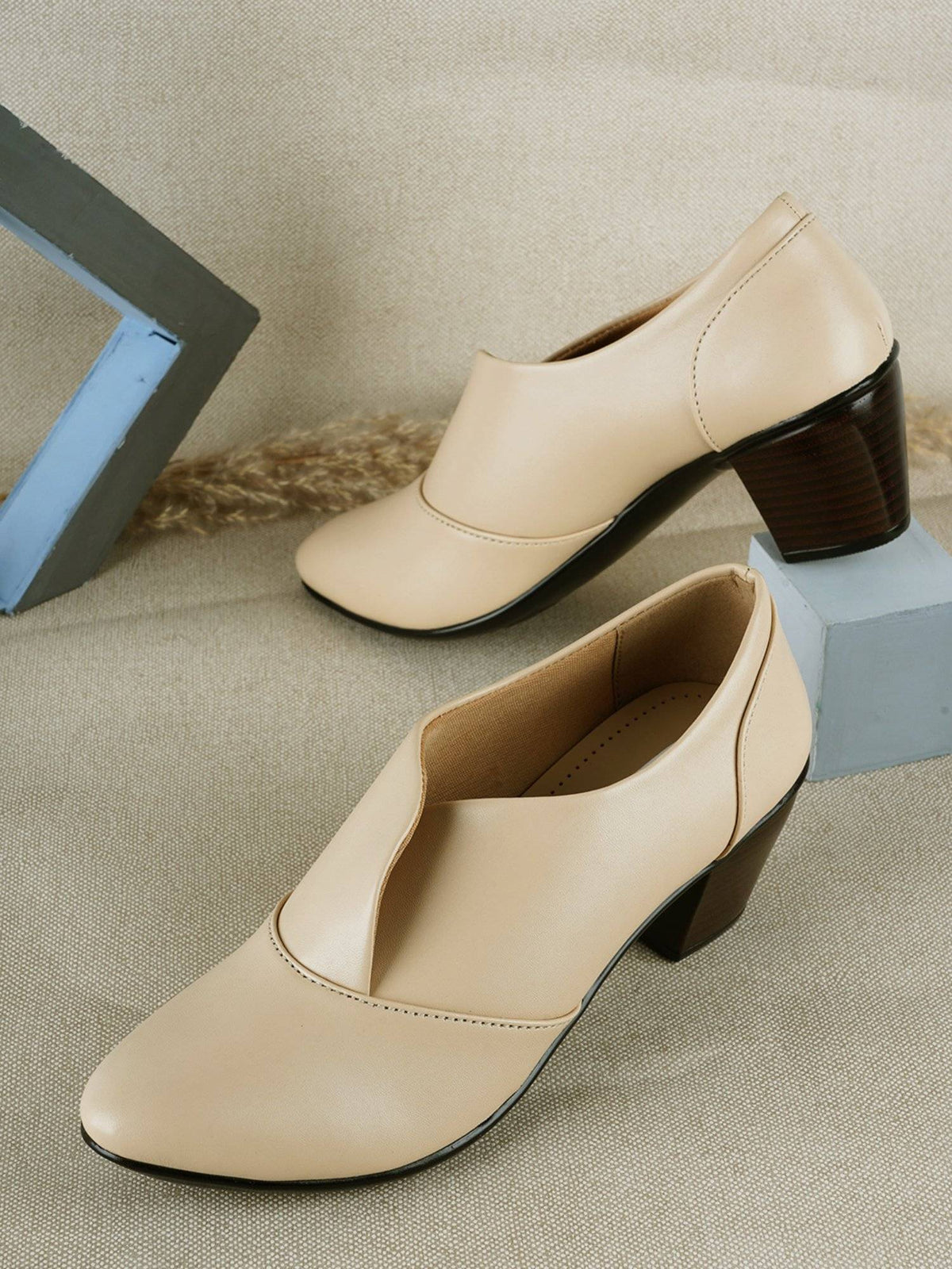 Black Pointed Toe Party Wear Pumps | H78 - view 8