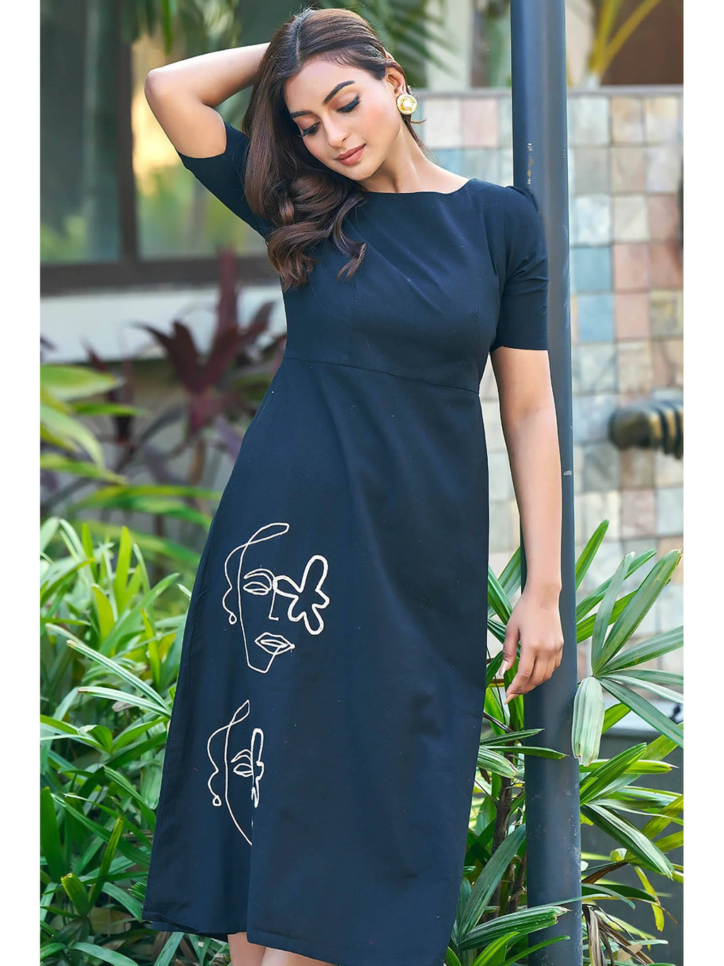 Black Embroidered A-Line Midi Dress | D56 - view 3