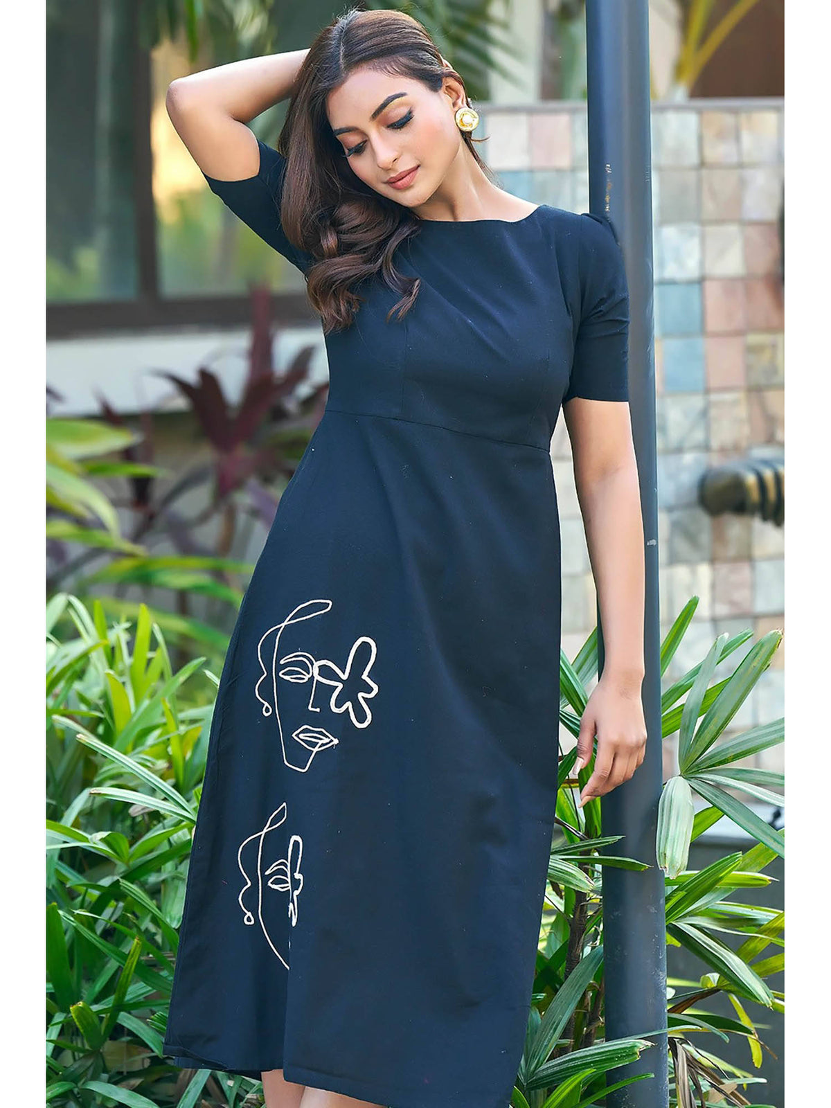 Black Embroidered A-Line Midi Dress | D56 - view 3