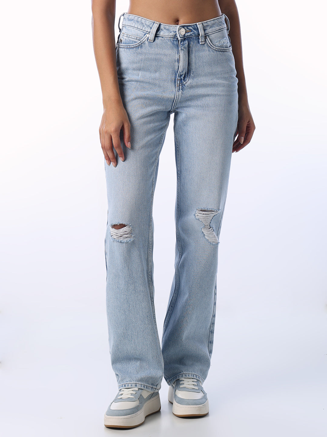 Distressed Straight Fit Jeans