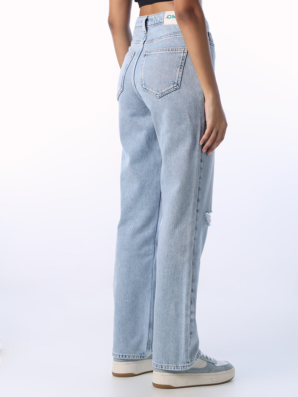 Distressed Straight Fit Jeans