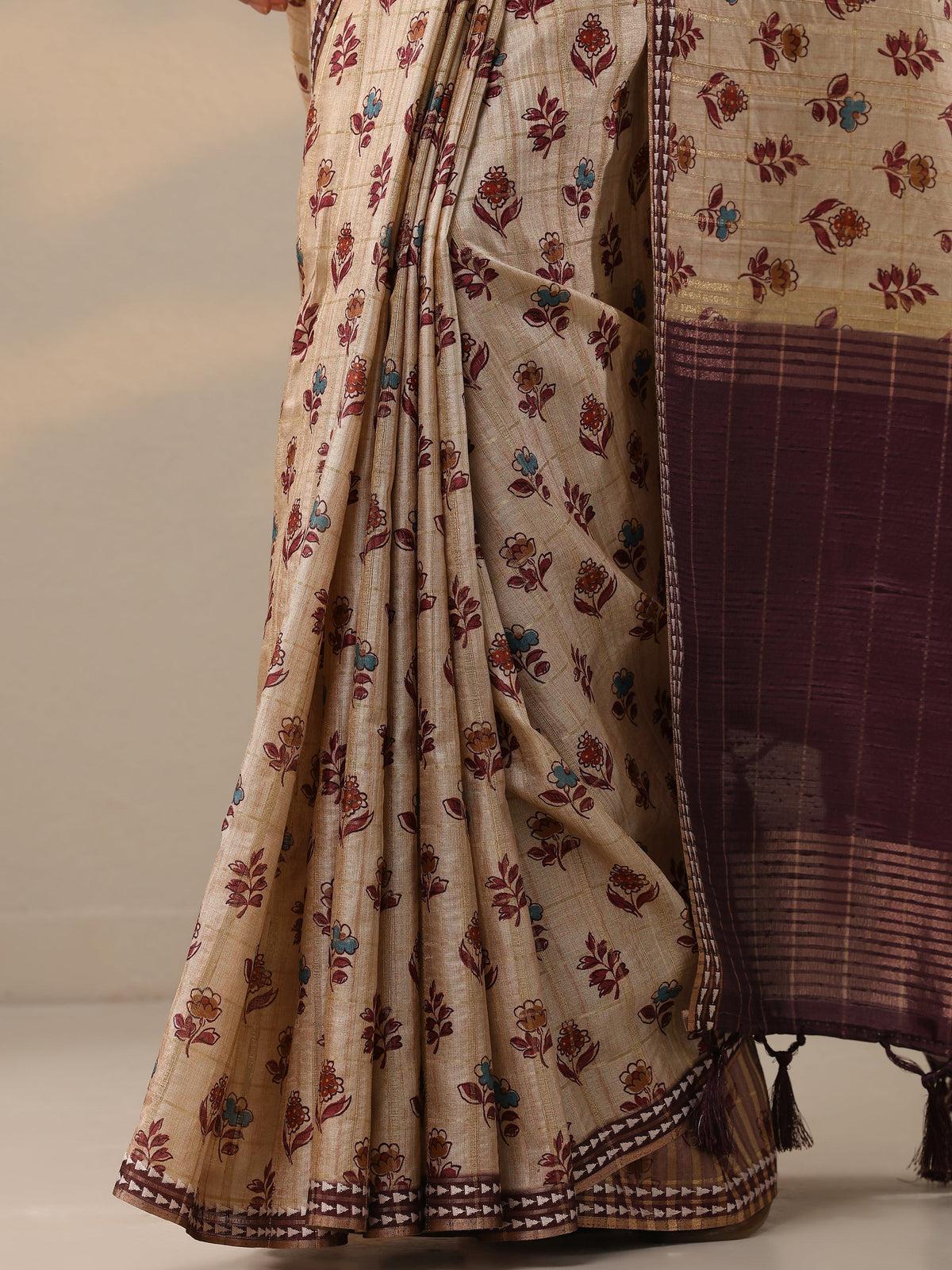 Libas Beige Ikkat Printed Silk Blend Saree With Unstitched Blouse Piece