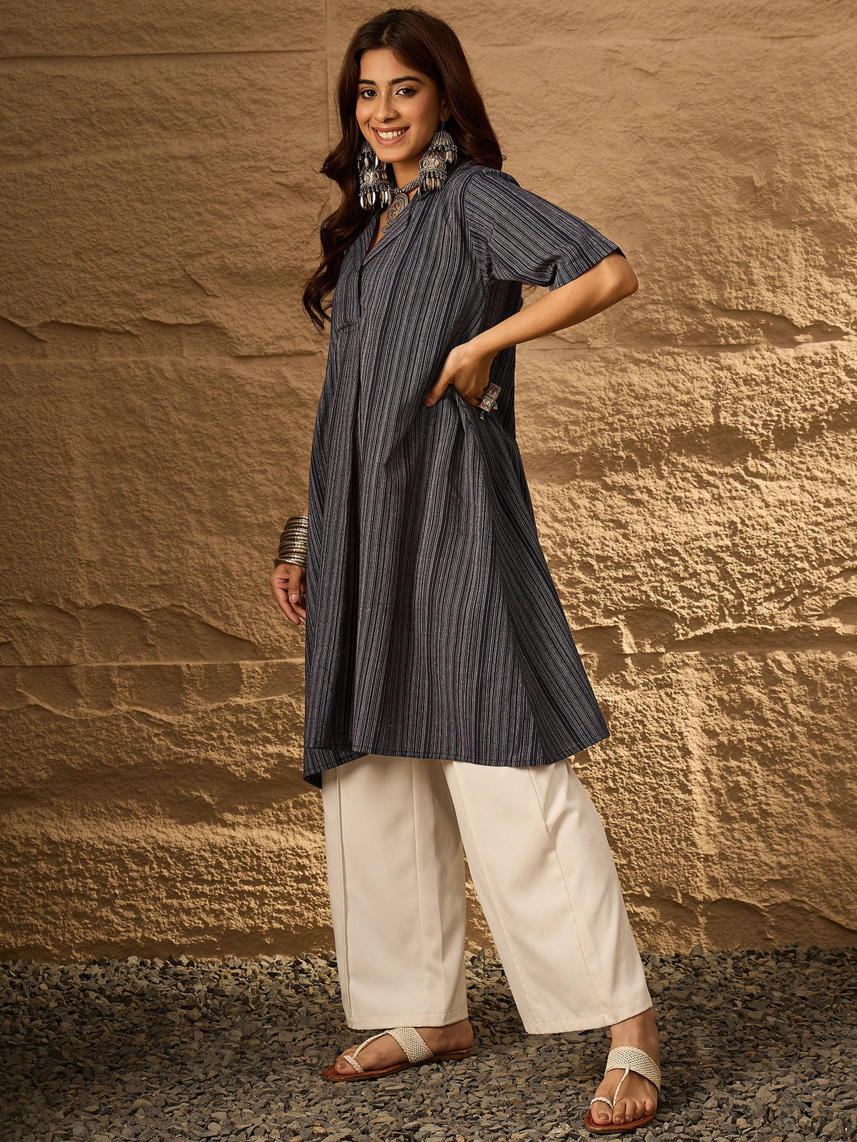 Navy Blue Stripes Relaxed Fit Kurta | FY93 - view 3