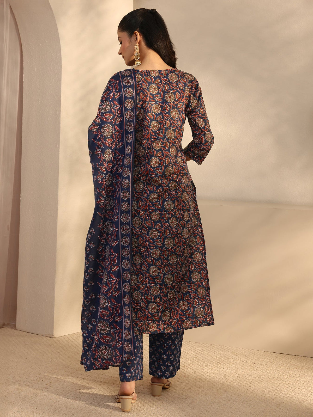 Gerua Blue Floral Printed Straight Suits Set With Dupatta KS67