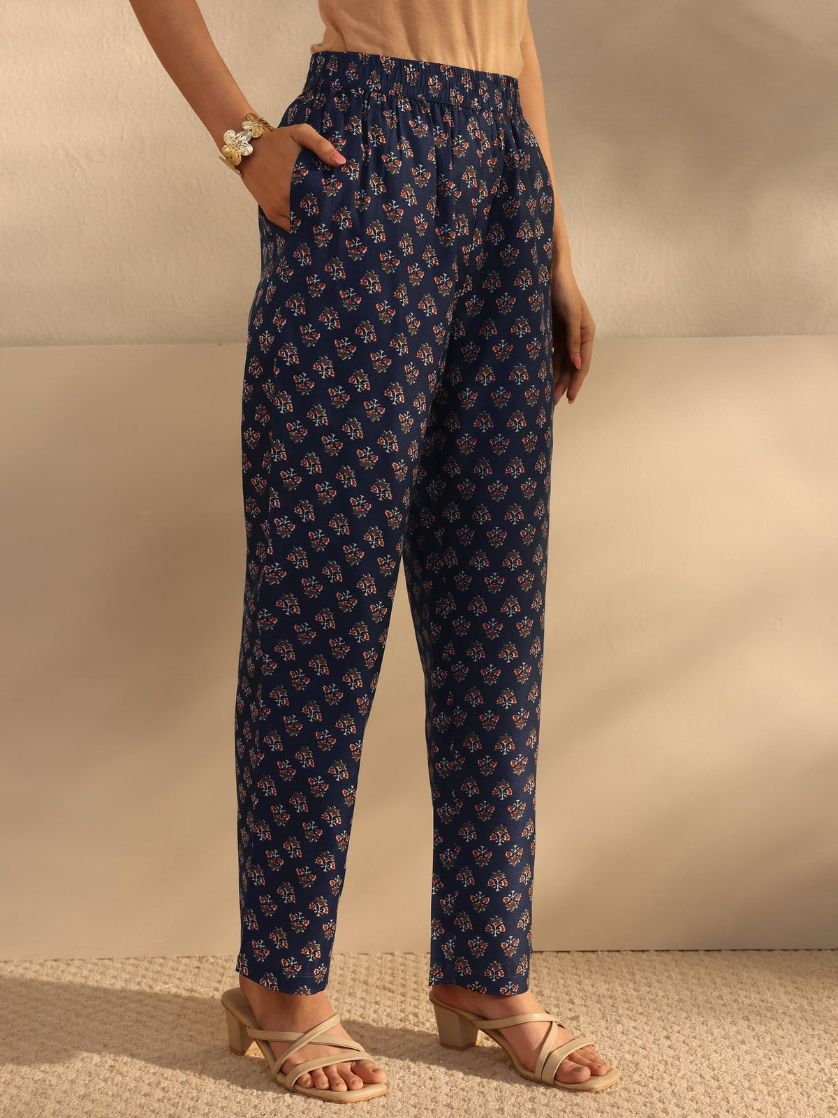 Gerua Blue Floral Printed Straight Suits Set With Dupatta KS67