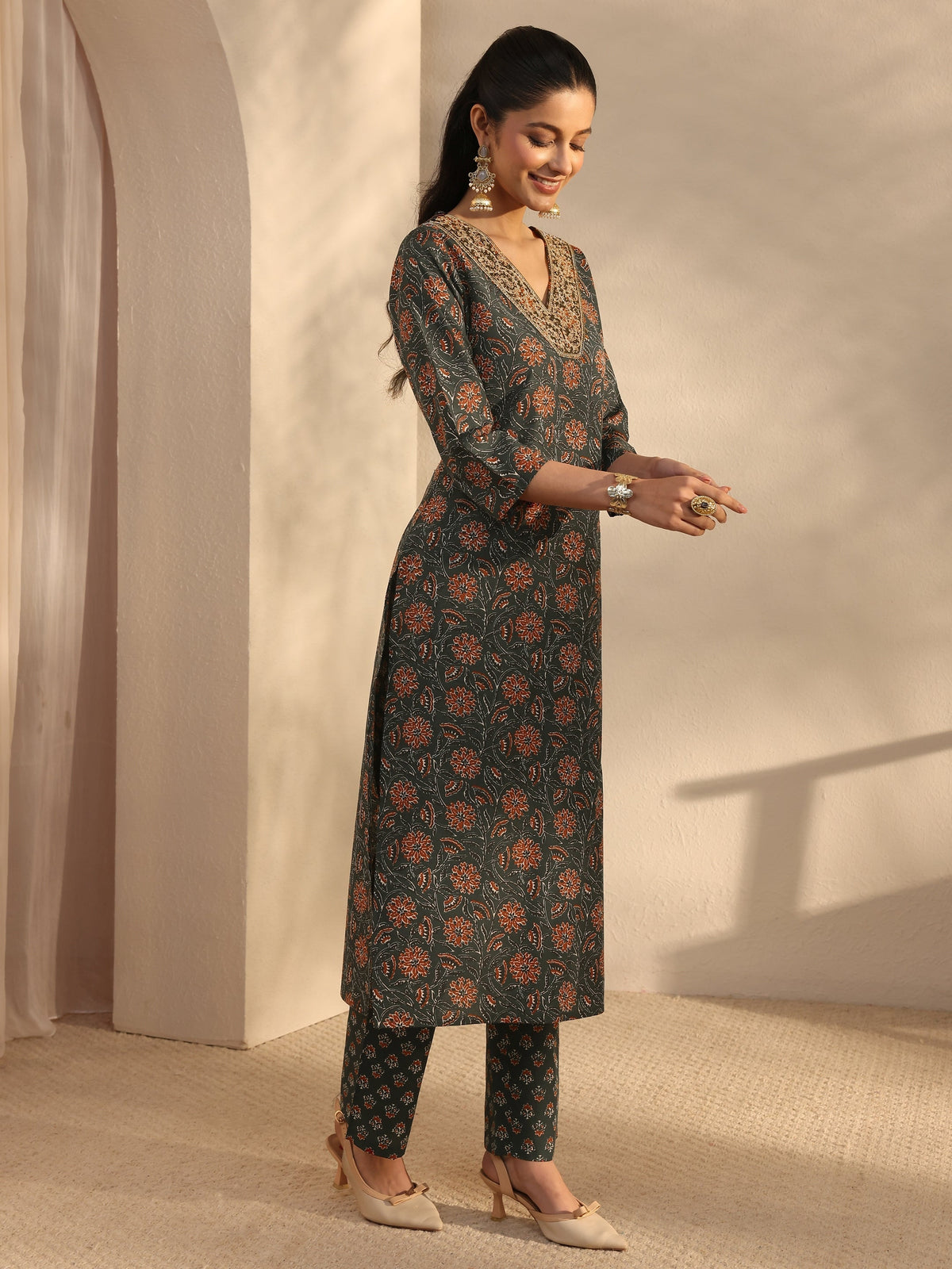 Gerua Green Floral Printed Cotton Blend Straight Suits Set With Dupatta