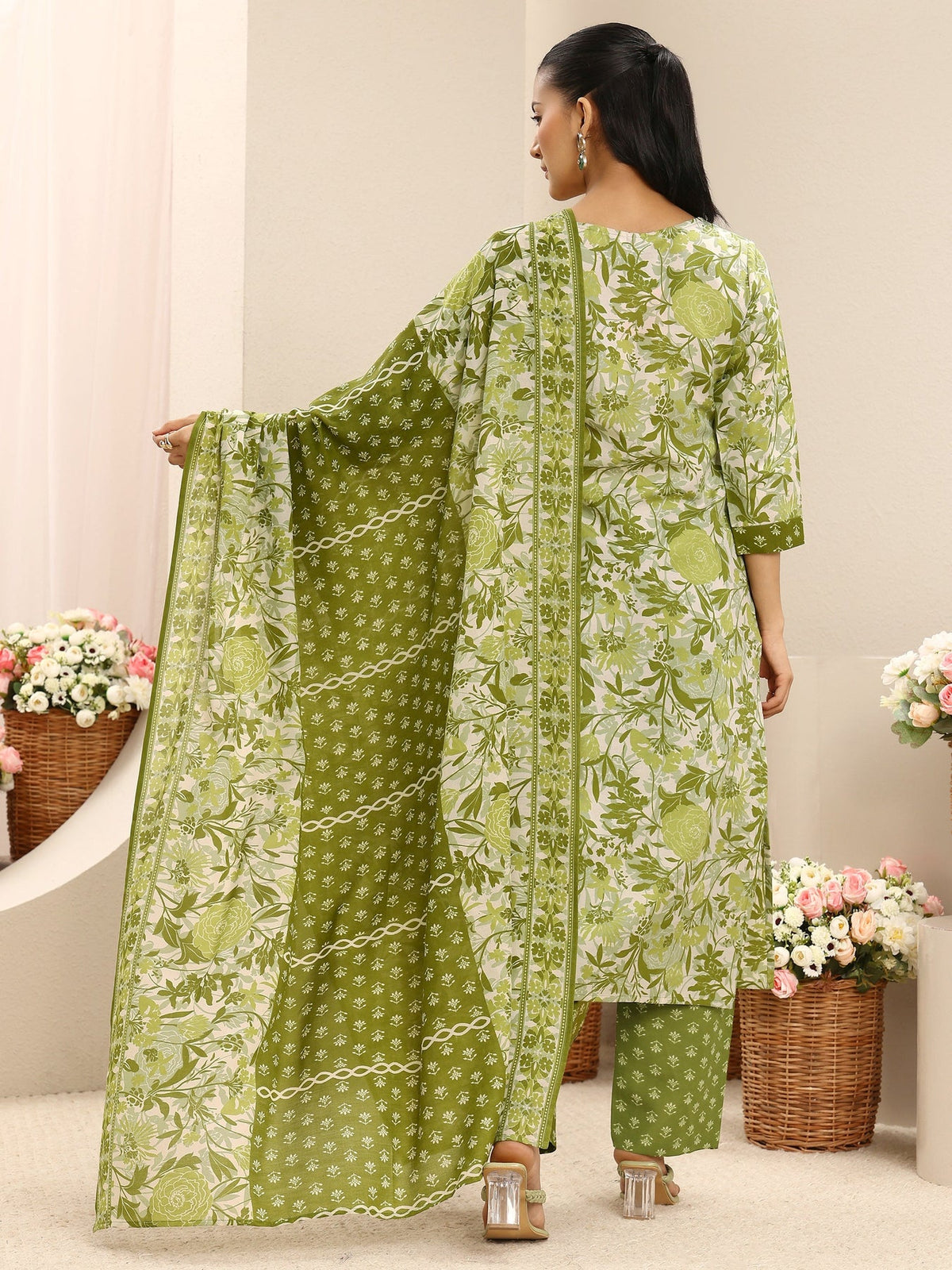 Gerua Green Floral Printed Cotton Blend Straight Suit Set With Dupatta KS67