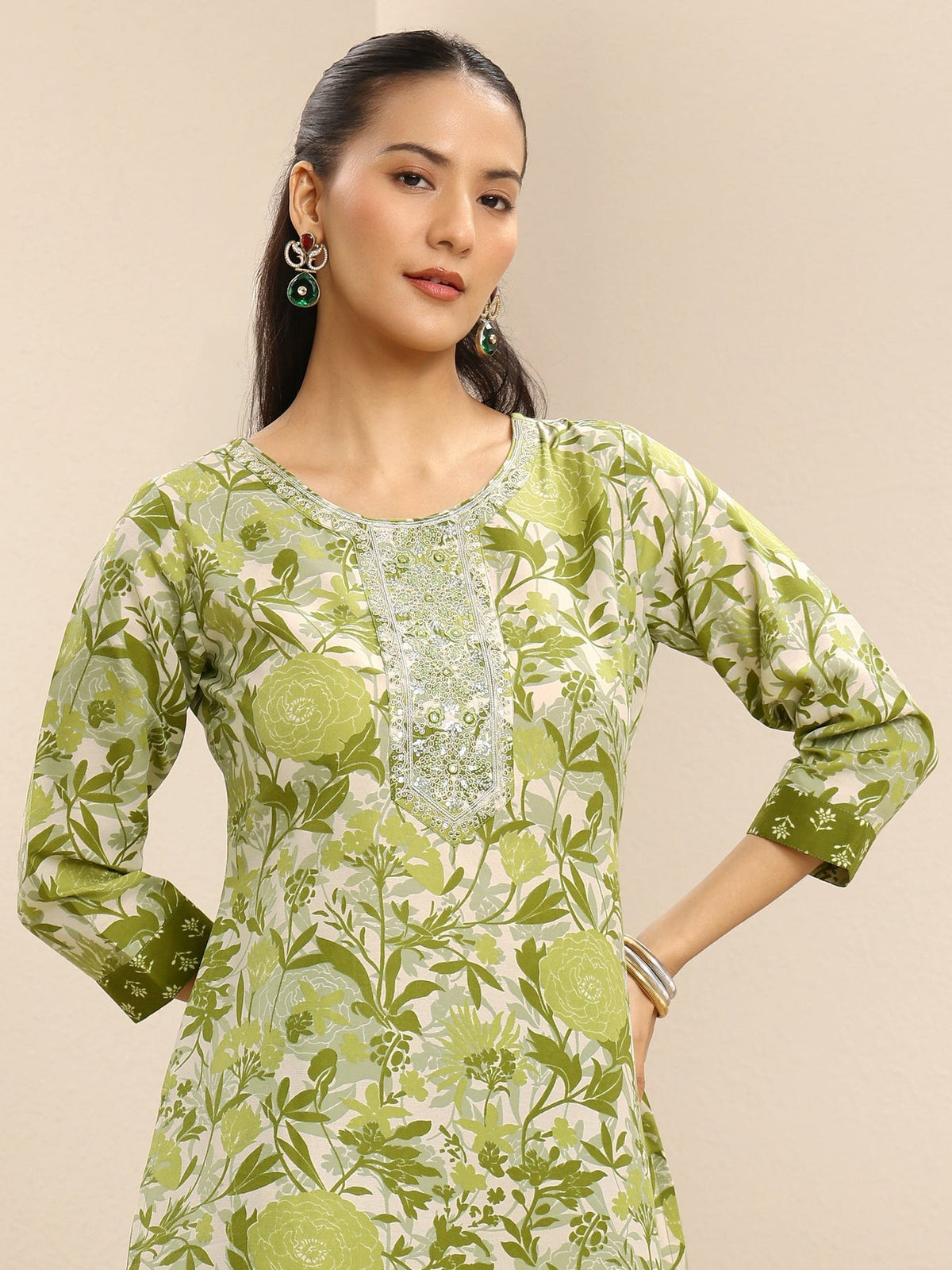 Gerua Green Floral Printed Cotton Blend Straight Suit Set With Dupatta KS67