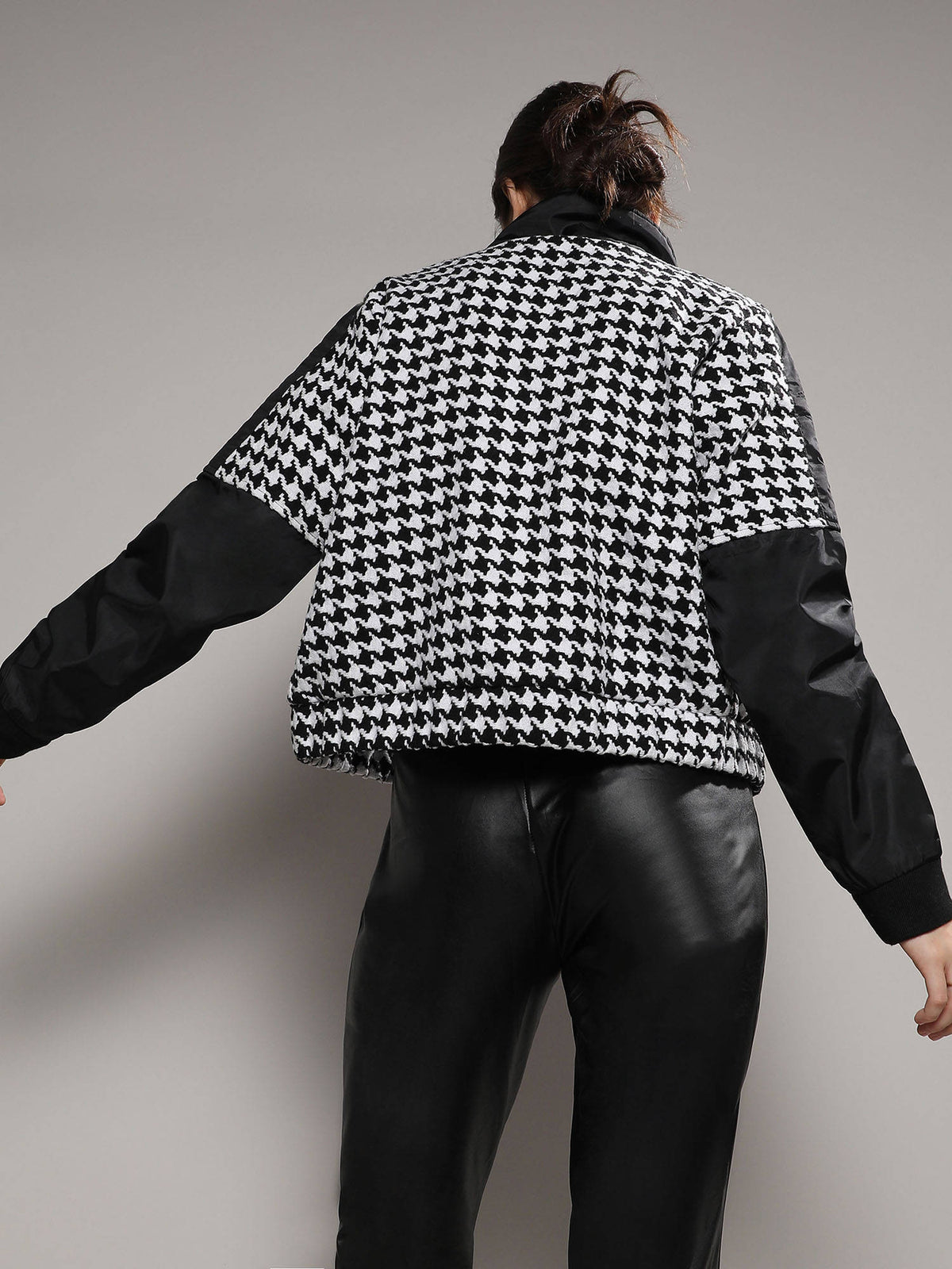 Women Black & White Contrast Houndstooth Jacket | JC78 - view 4