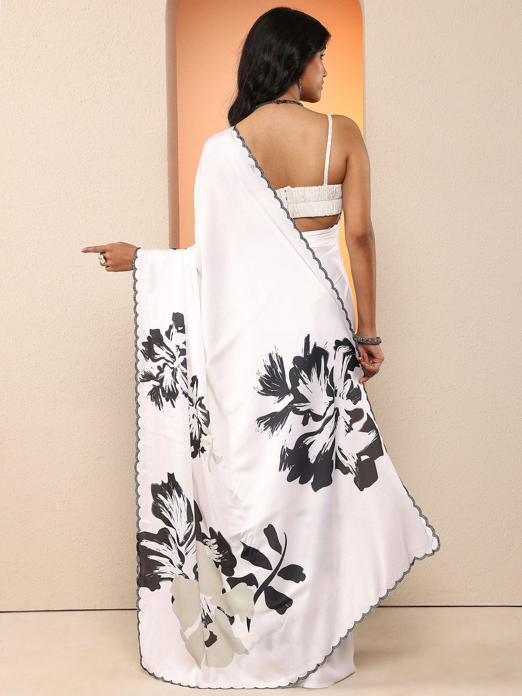 Libas White Printed Silk Blend Saree With Unstitched Blouse Piece