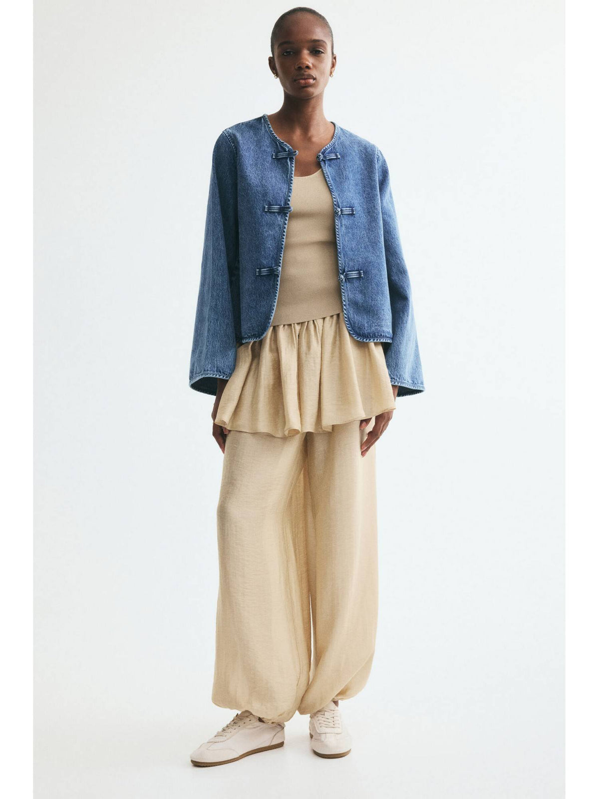 Women Blue Knot-Button Denim Jacket | JC78 - view 3
