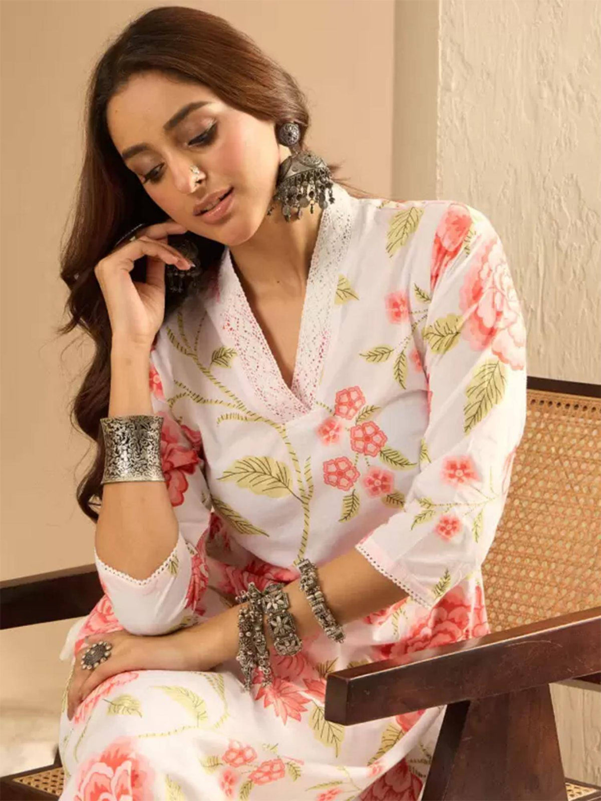 Womens Beige Floral Printed Blend Cotton Kurta - Beige | U3S - view 3