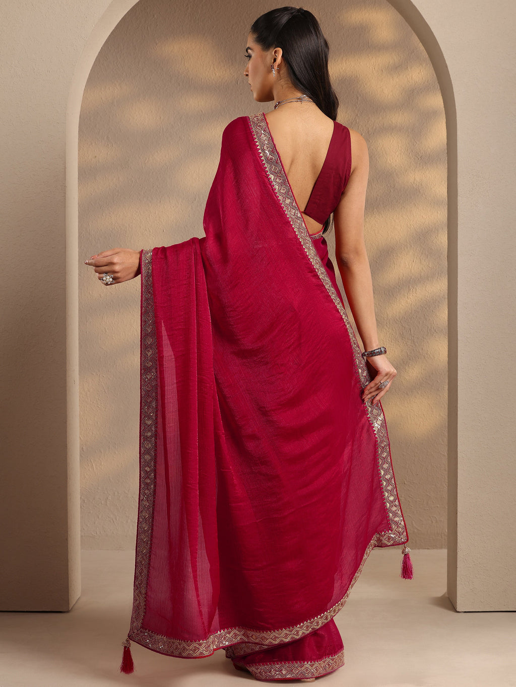 Libas Red Solid Silk Blend Saree With Unstitched Blouse Piece