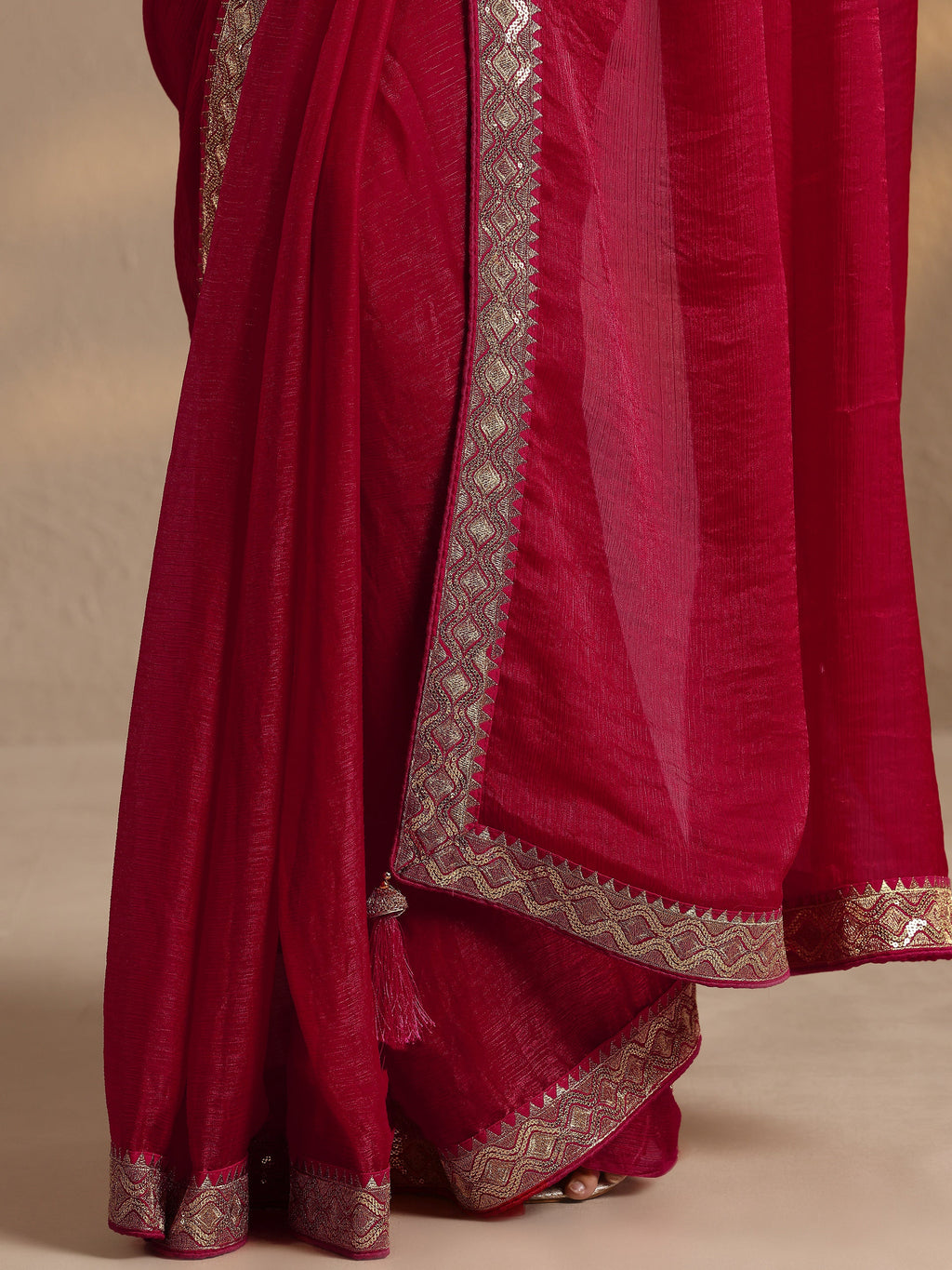 Libas Red Solid Silk Blend Saree With Unstitched Blouse Piece