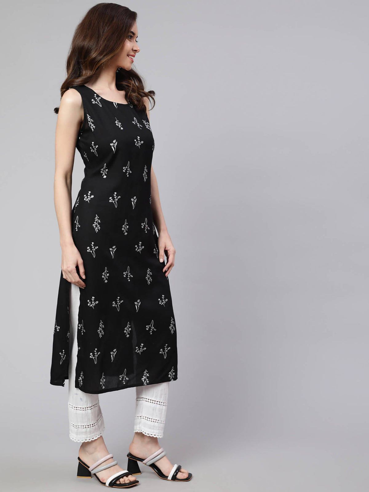 Women Black Rayon Floral Printed Round Neck Kurta | FY93 - view 4