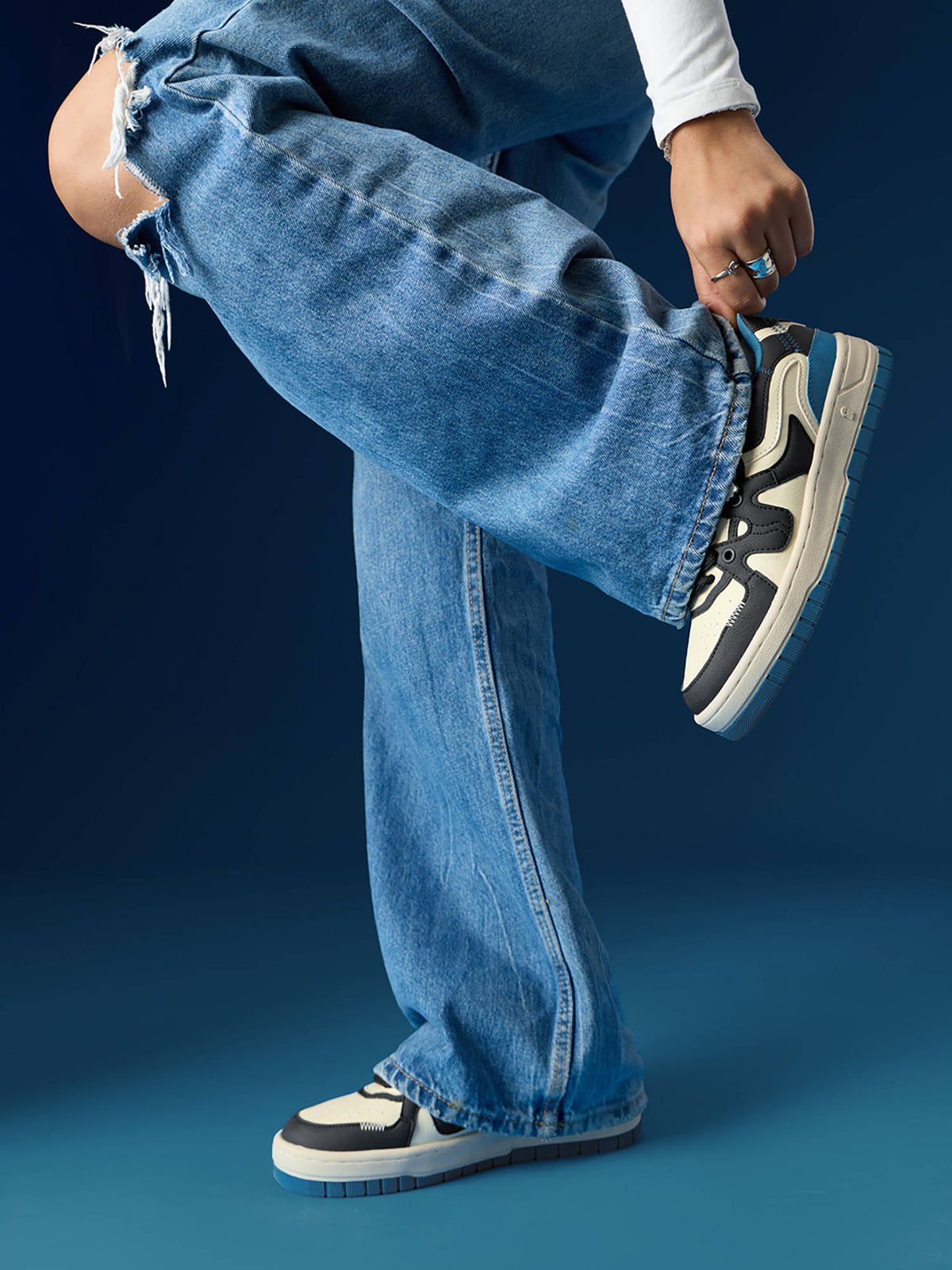 Urban Blaze: Code Blue Women Low Top Sneakers | SN09 - view 2