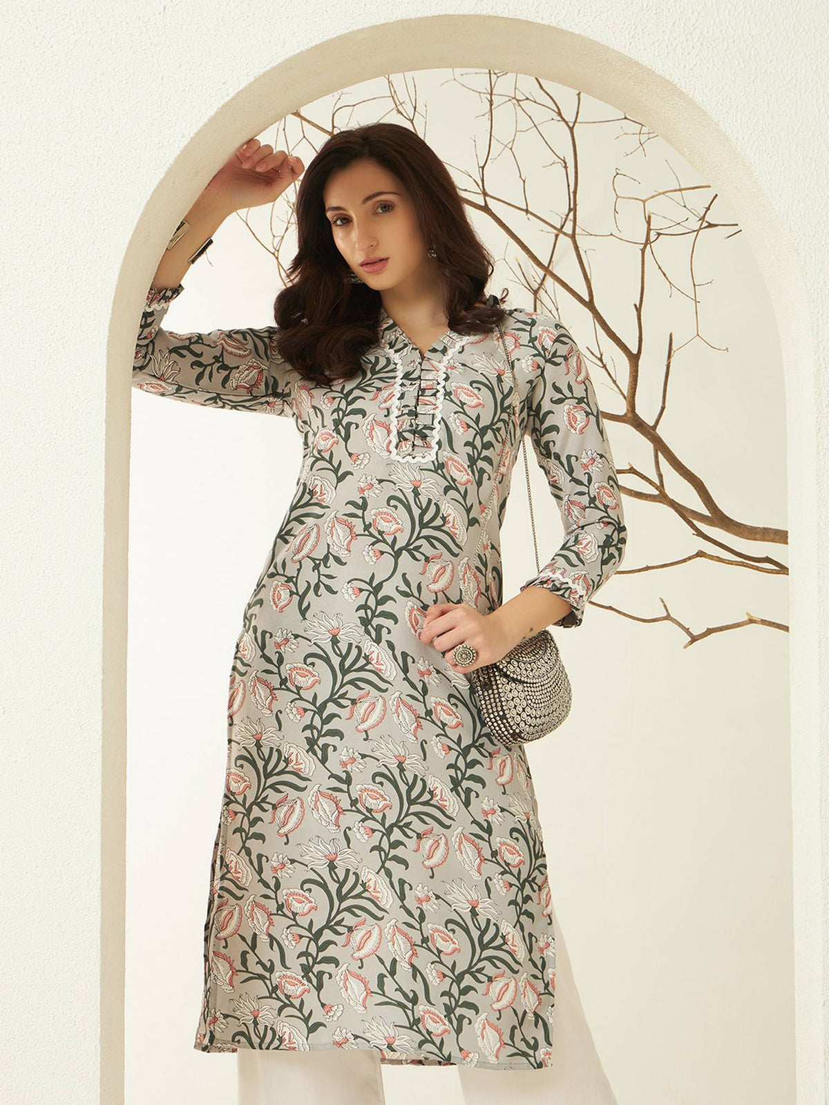 Women Grey Floral Printed Straight Kurta | U3S - view 1