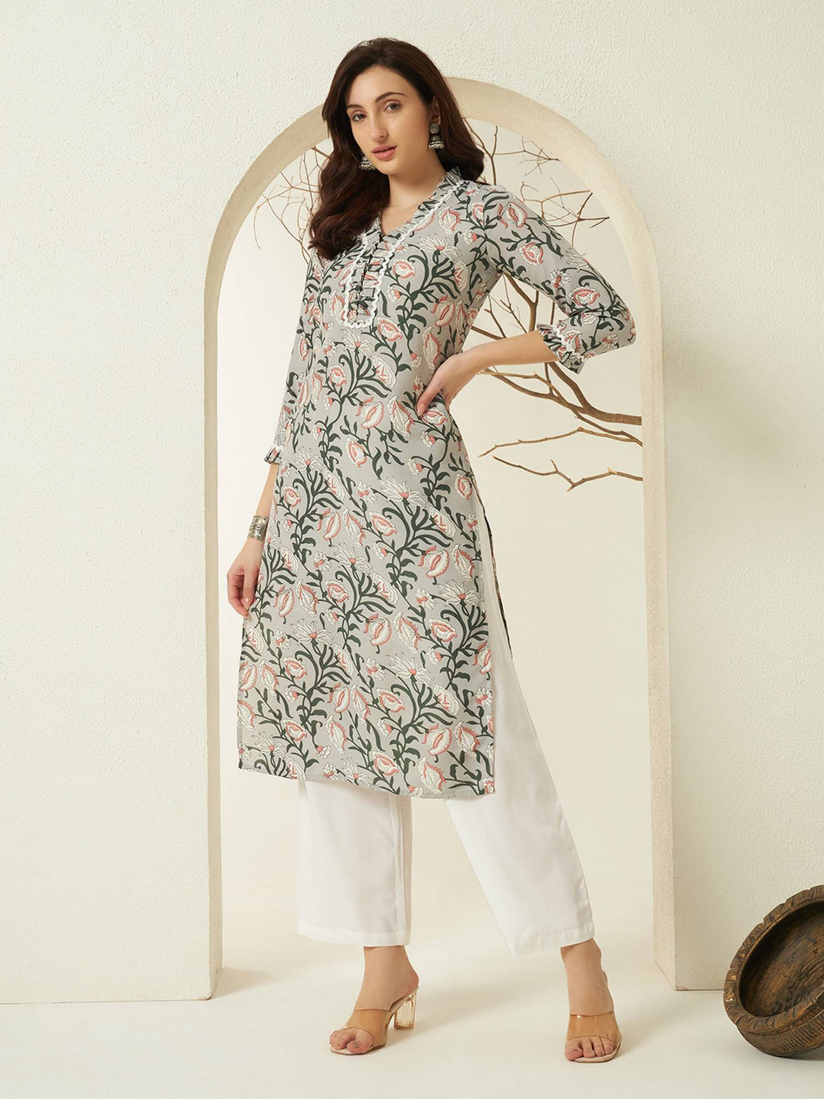 Women Grey Floral Printed Straight Kurta | U3S - view 5