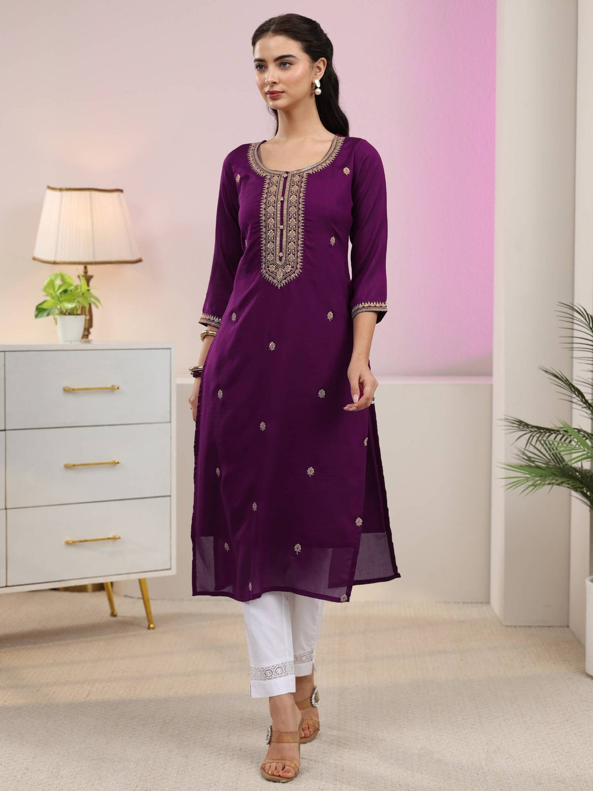 Red Floral Motif Zari Embroidered Straight Kurta With Lining | FY93 - view 7
