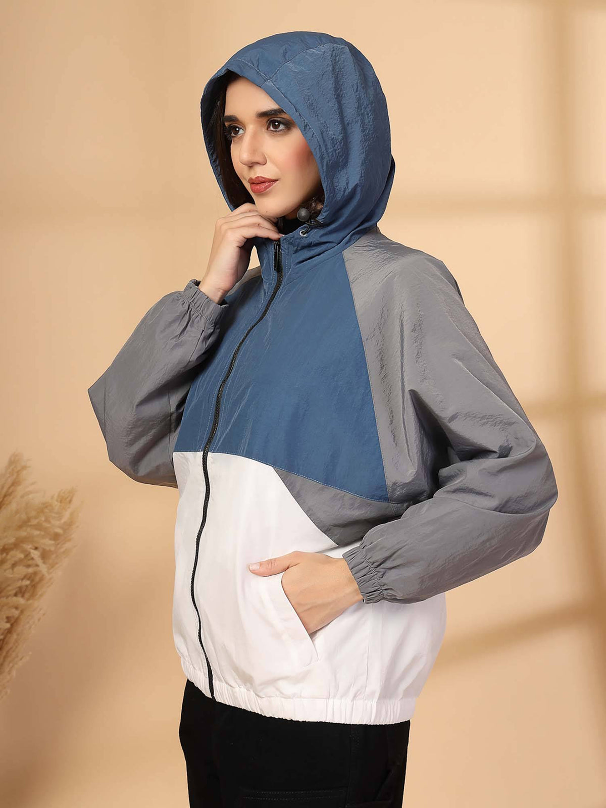 Women Standard Length Polyester Winter Sports Zipper Stylish Jacket | JK12 - view 3