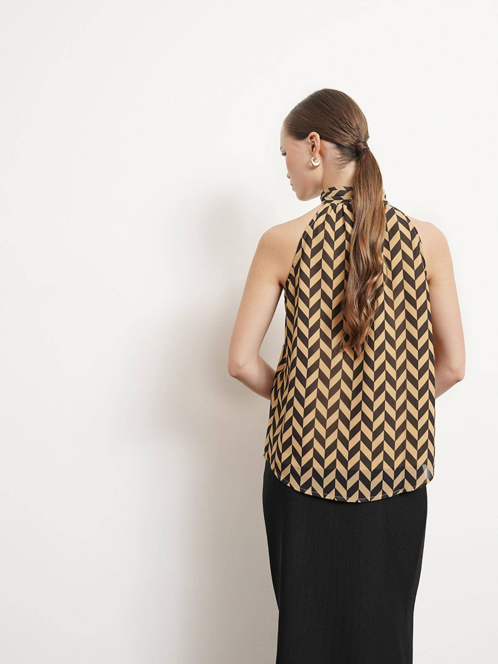 Halter Neck Geometric Top - Beige And Black | HT67 - view 5