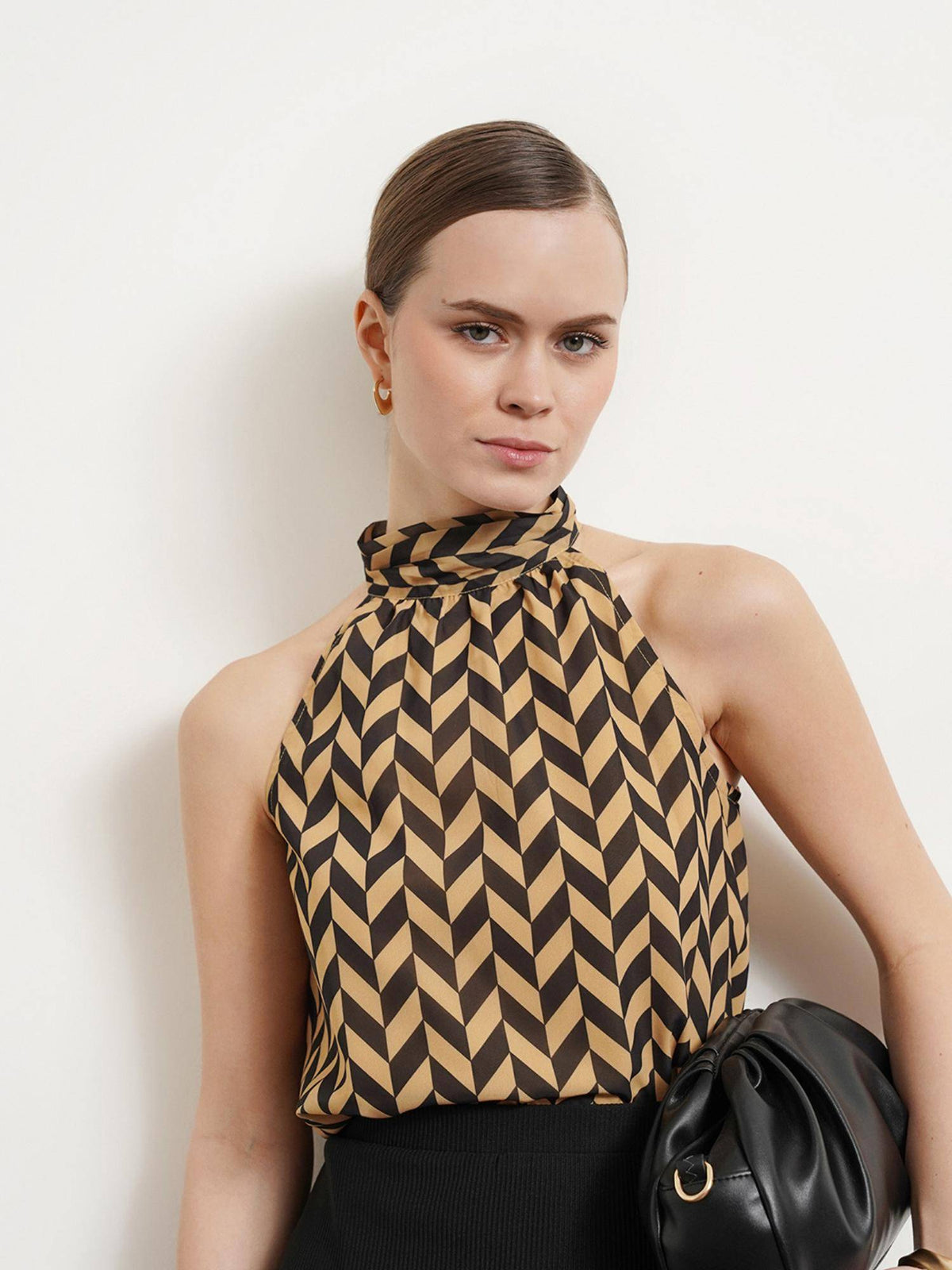 Halter Neck Geometric Top - Beige And Black | HT67 - view 6