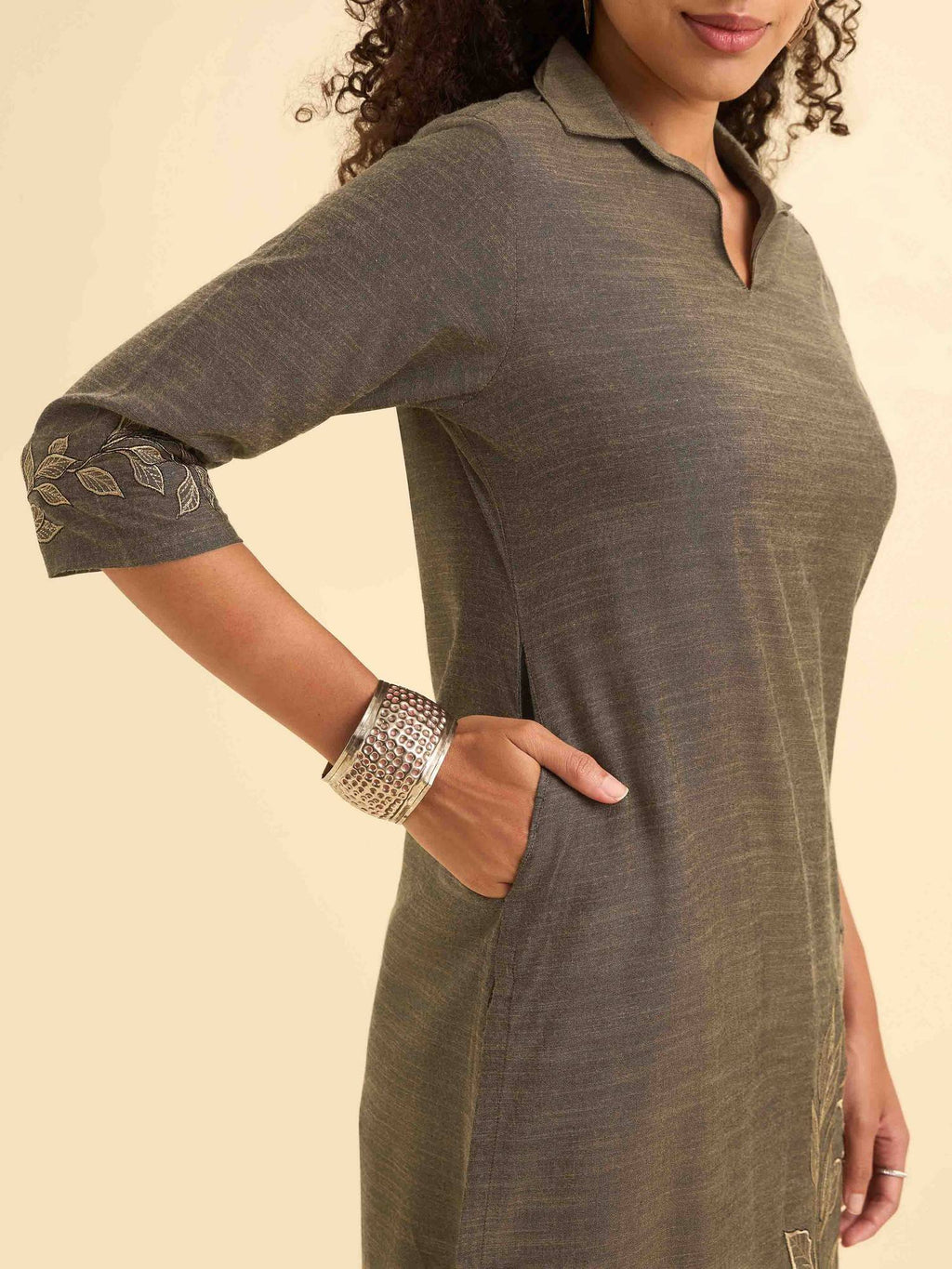 Women Grey Embroidered Kurta | KDG - view 4