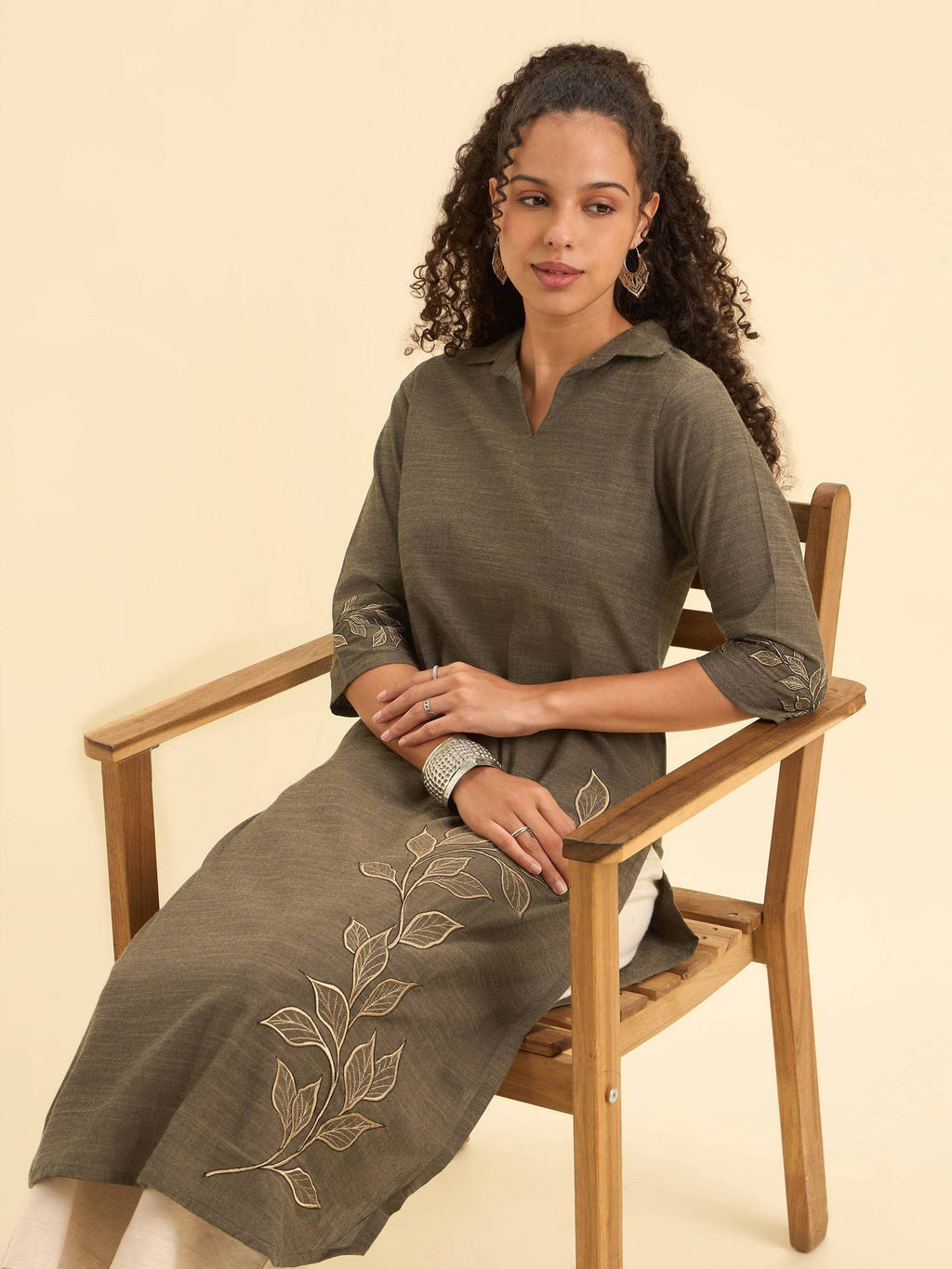 Women Grey Embroidered Kurta | KDG - view 6