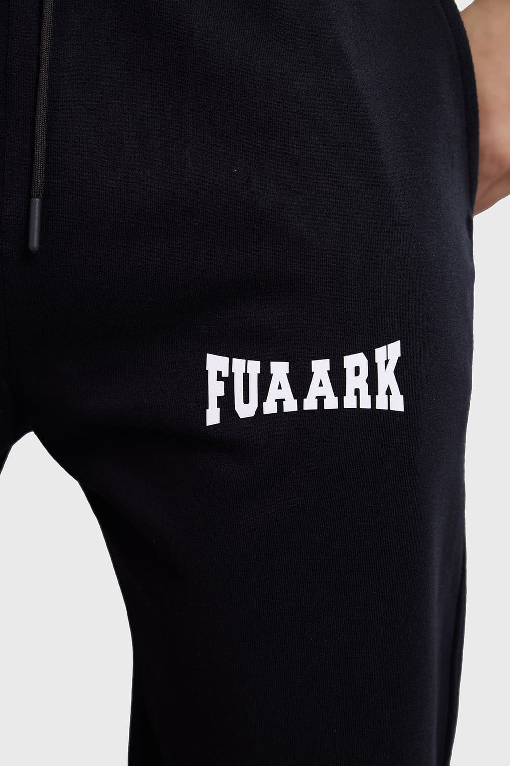 Dark Straight Tracks Black fuaark