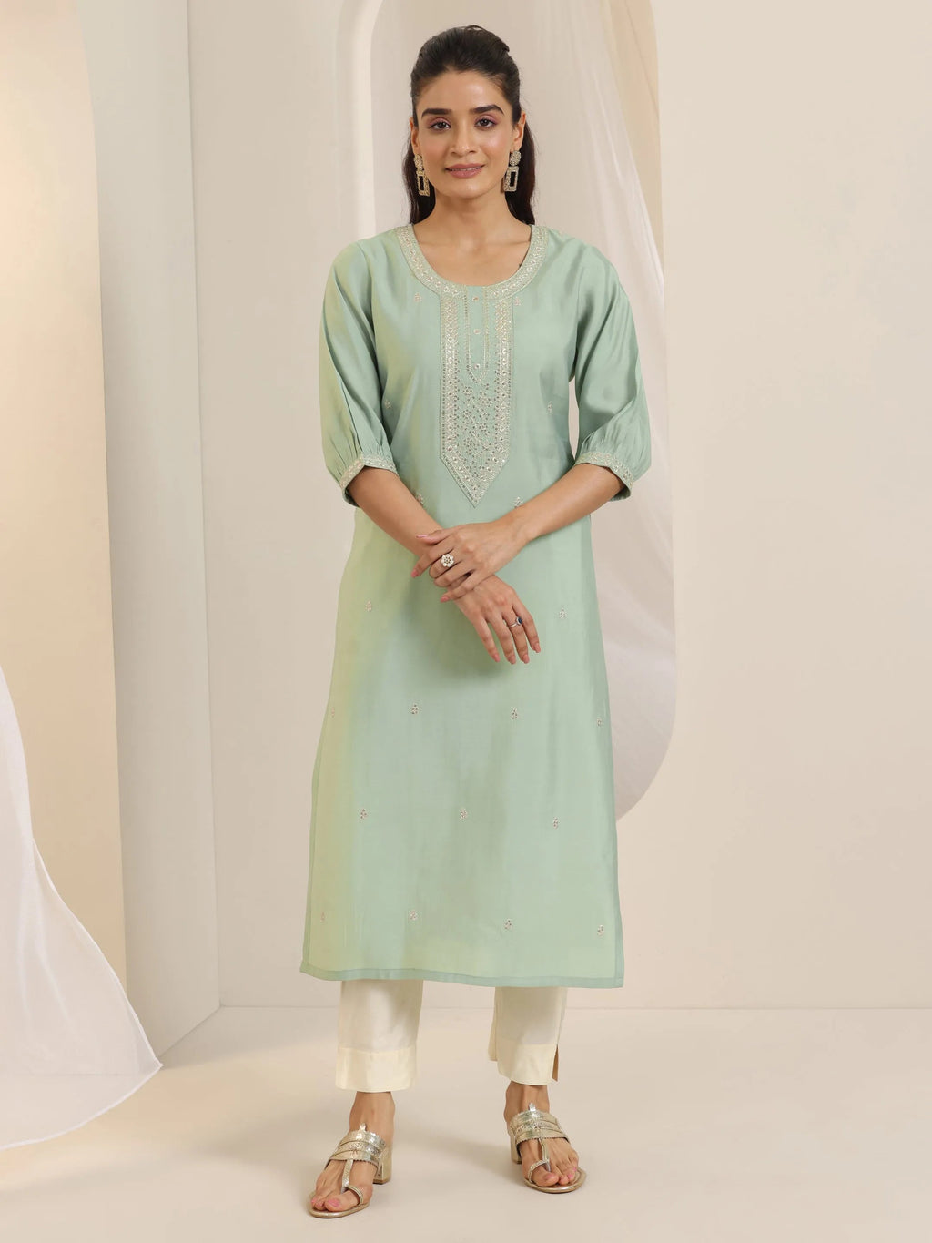 Gerua Green Embroidered Silk Straight Kurta