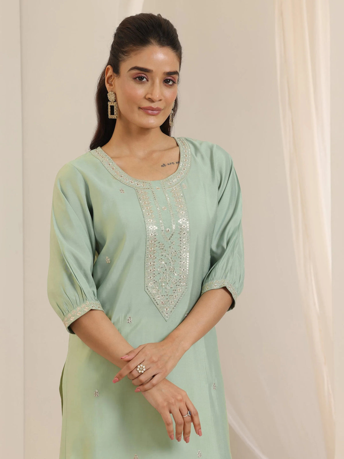 Gerua Green Embroidered Silk Straight Kurta