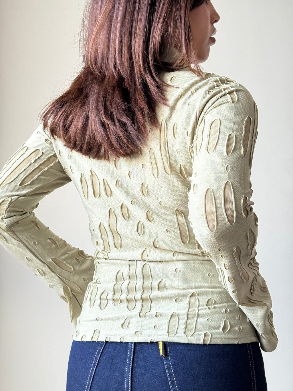 Distressed Fitted Flare Sleeve Shirt