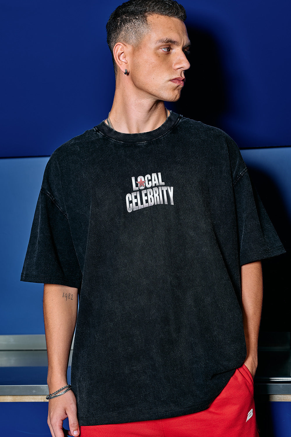Local Celebrity Oversized T-shirt OSB3