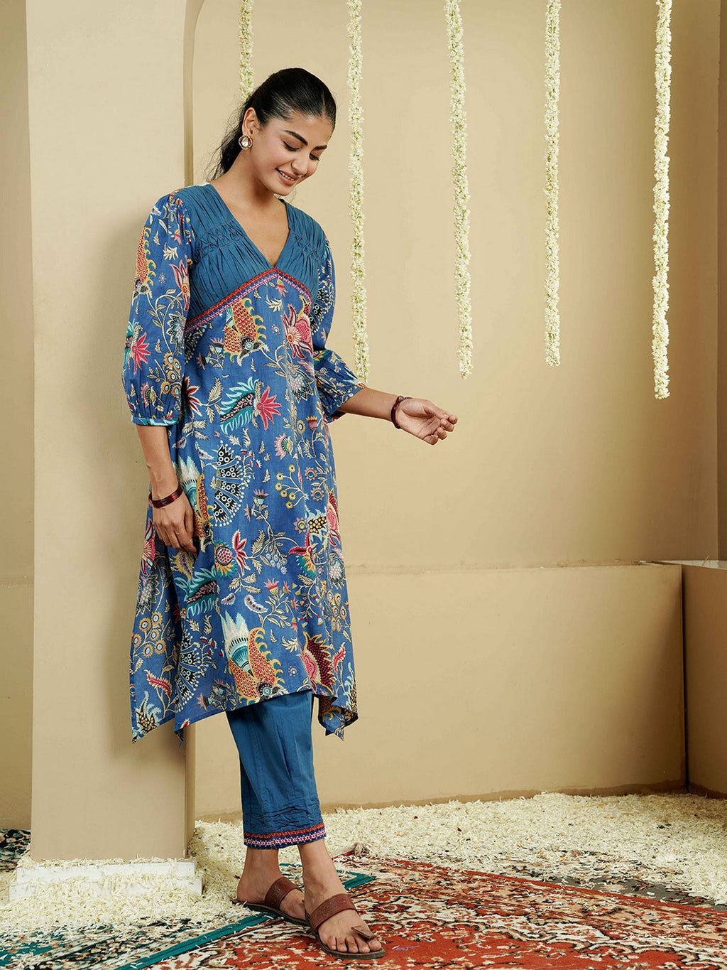 Women Blue Cotton Floral Kurta | FY93 - view 6