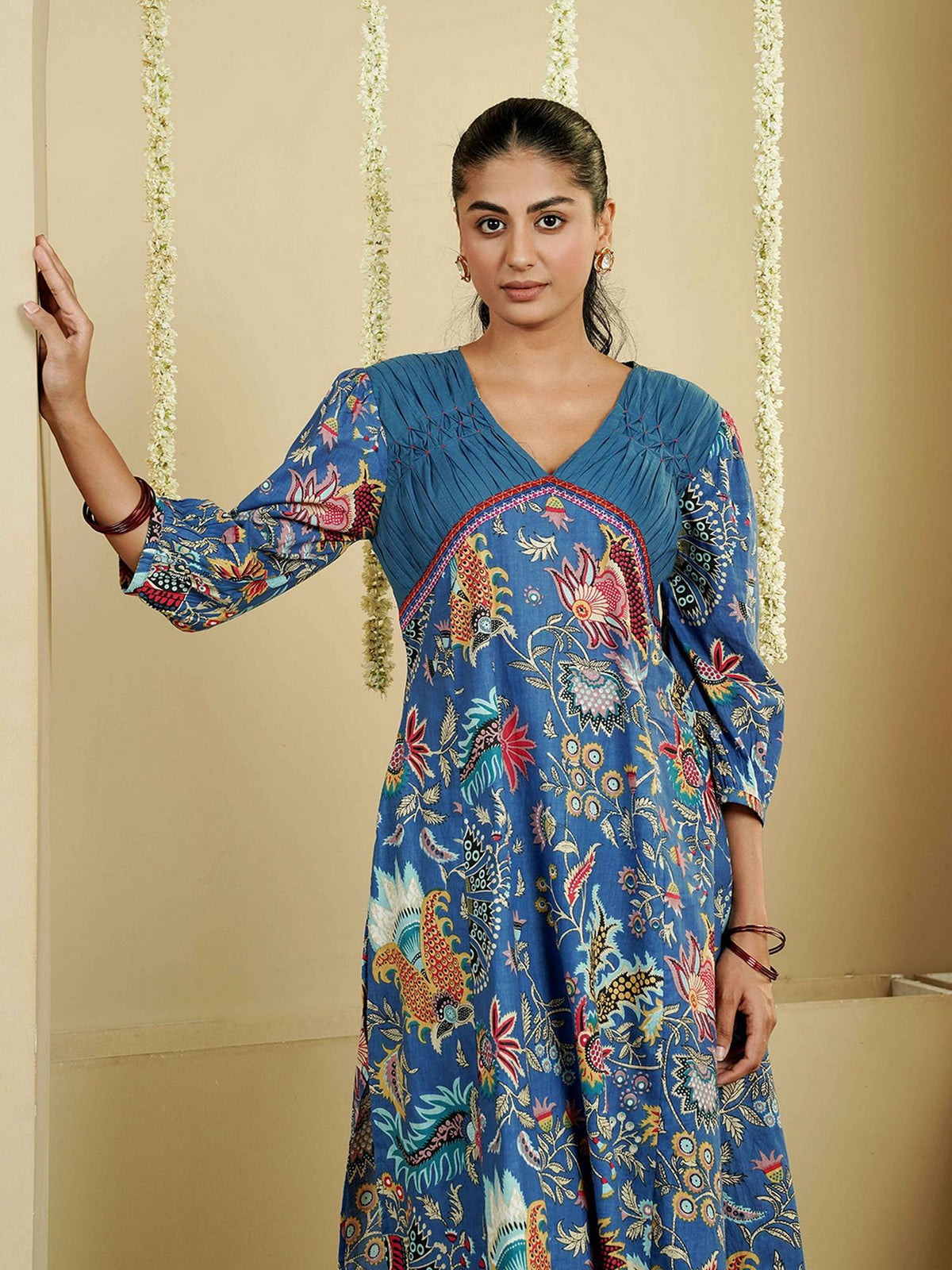 Women Blue Cotton Floral Kurta | KDG - view 7