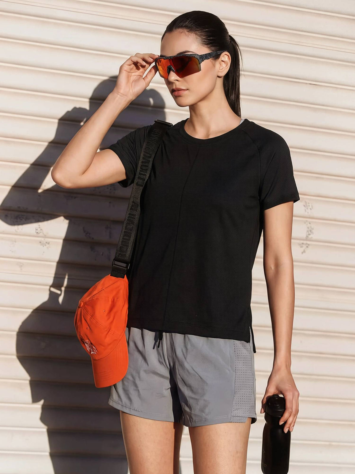 Women’S Black Gym Active T-Shirt with Side Slit | TT89 - view 2