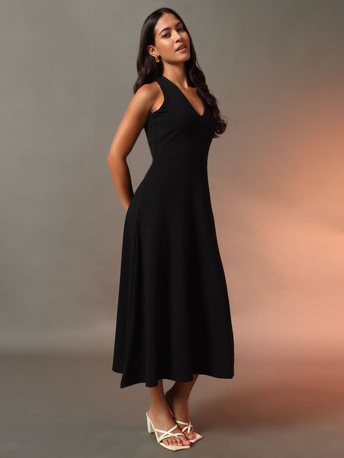 Women Black Solid Midi Dress | D56 - view 3