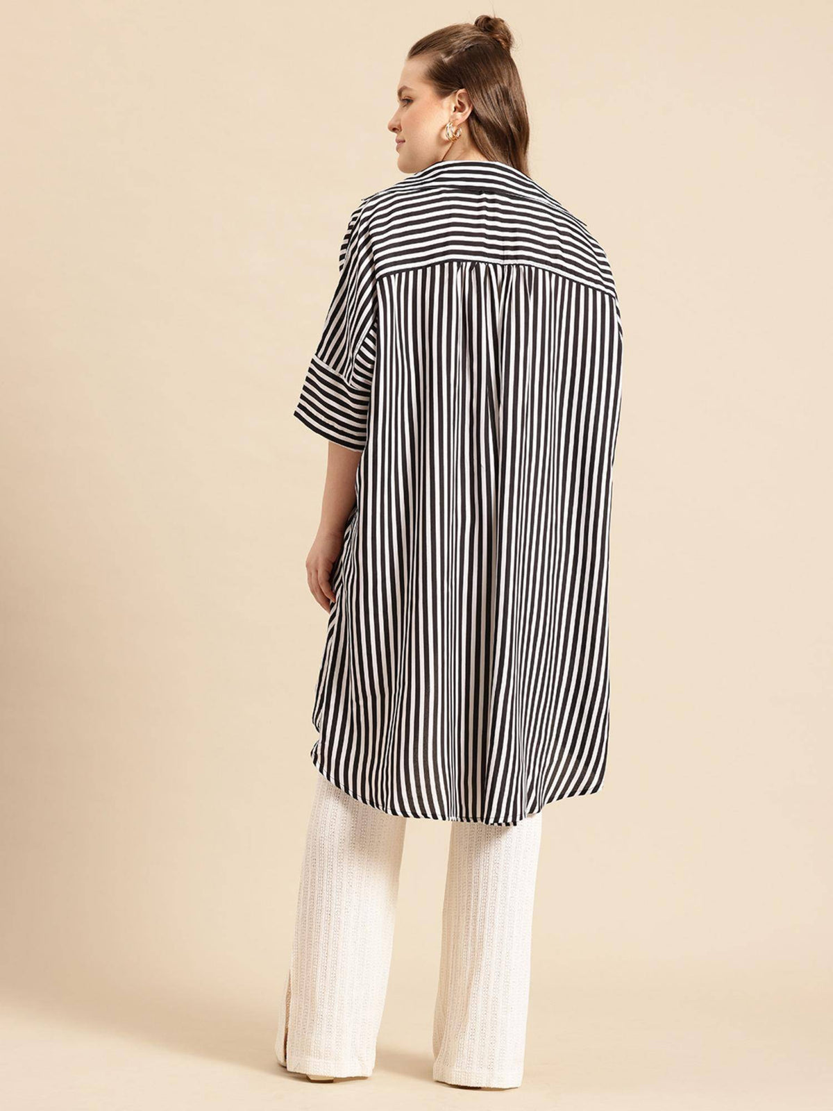 Hi-Low Hemline Black Crepe Loose Fit Shirt | S67 - view 4