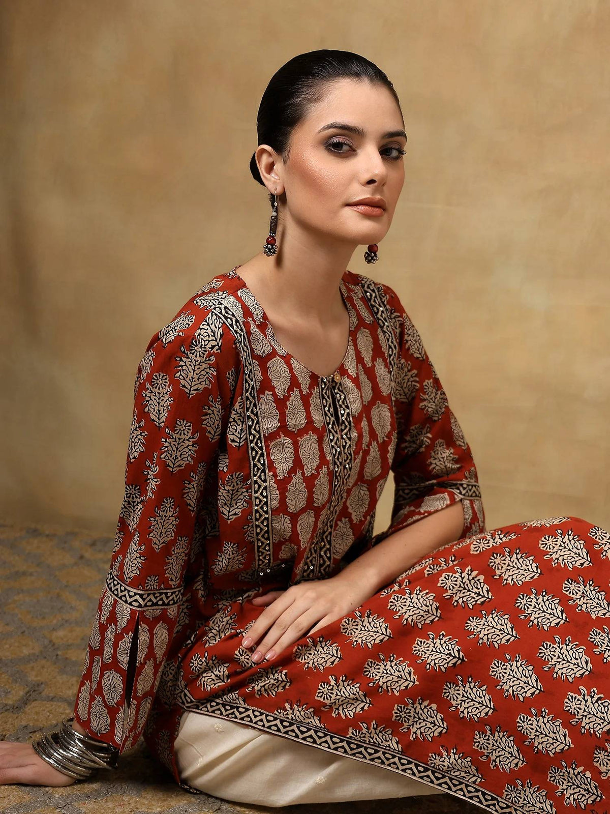 Maroon Daboo Printed Kurta | FY93 - view 7