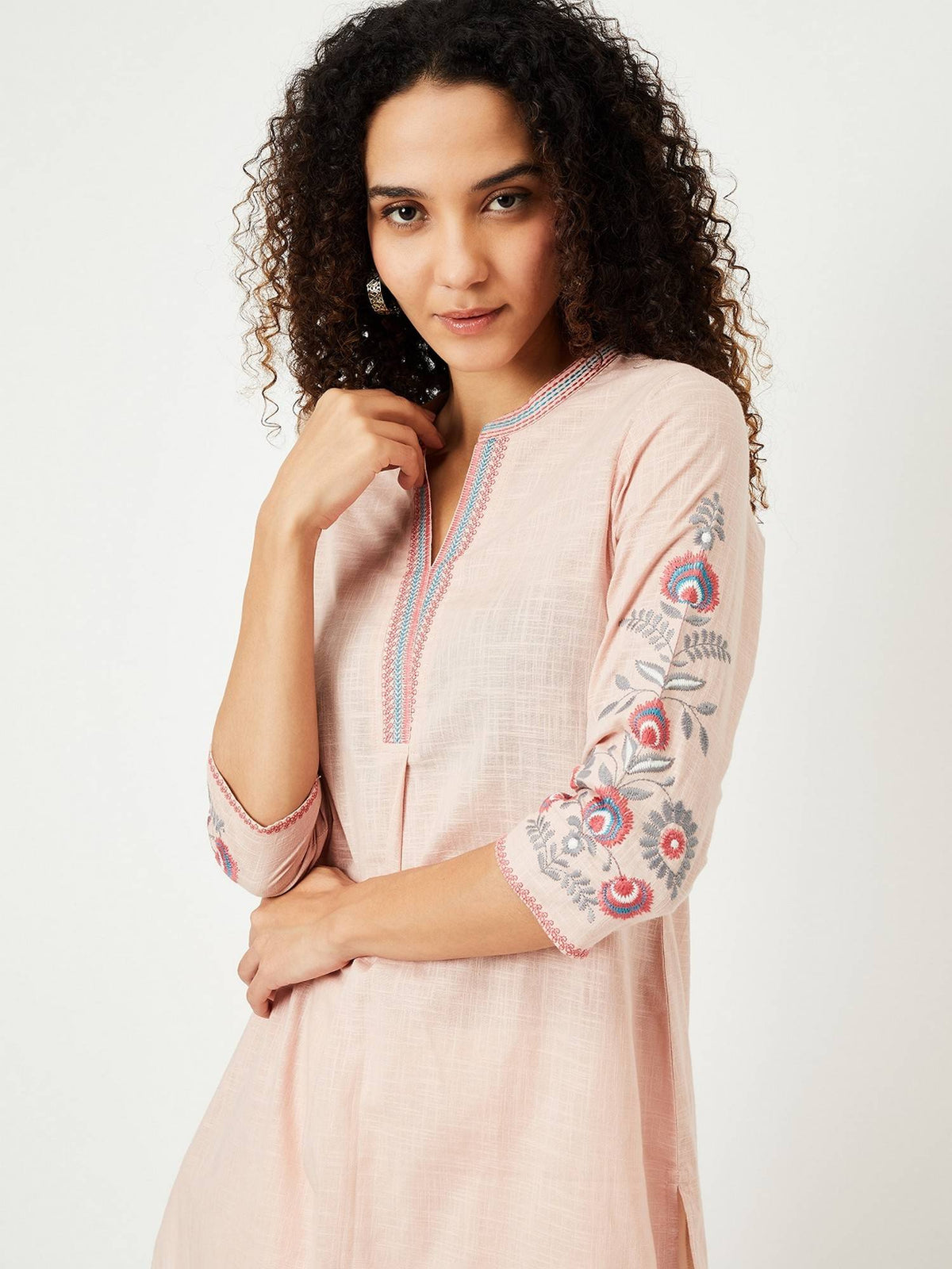 Women Embroidered Peach Straight Kurta | U3S - view 4